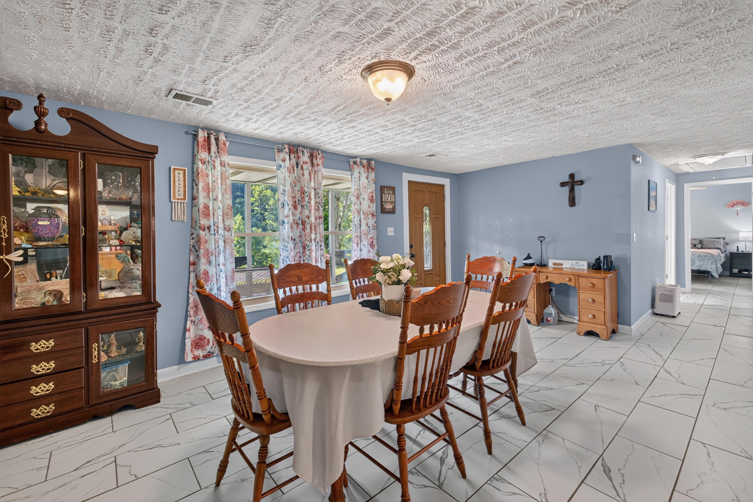 7045 White Oak Road Property Photo 9