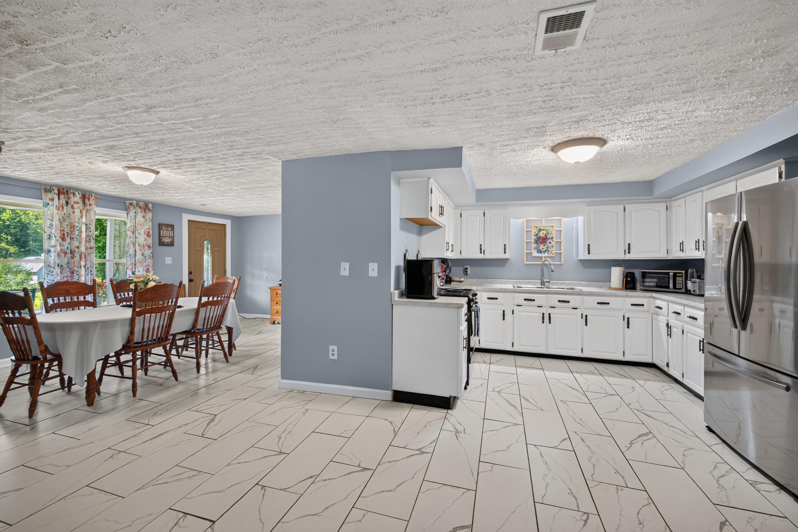7045 White Oak Road Property Photo 13