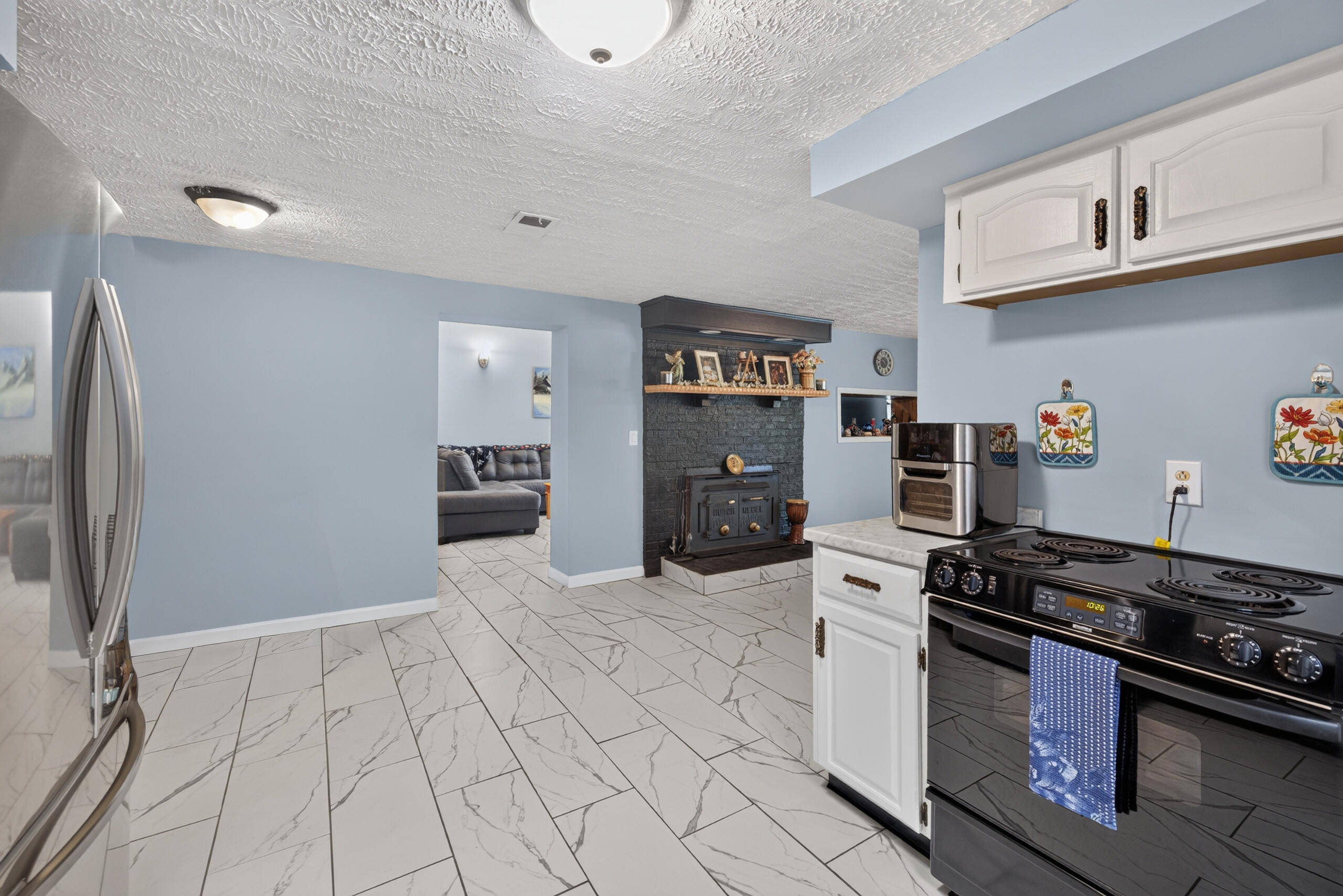 7045 White Oak Road Property Photo 17