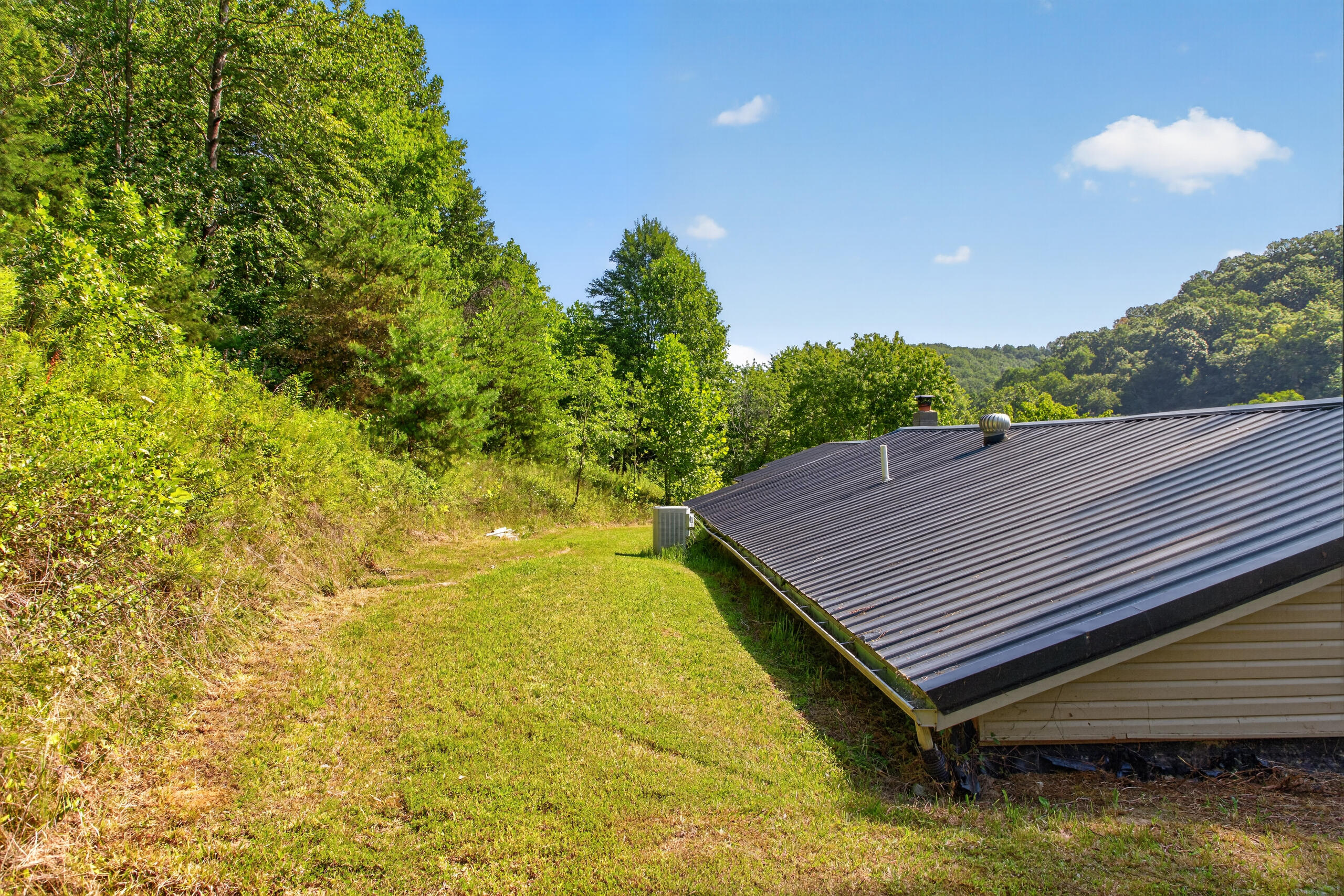 7045 White Oak Road Property Photo 32