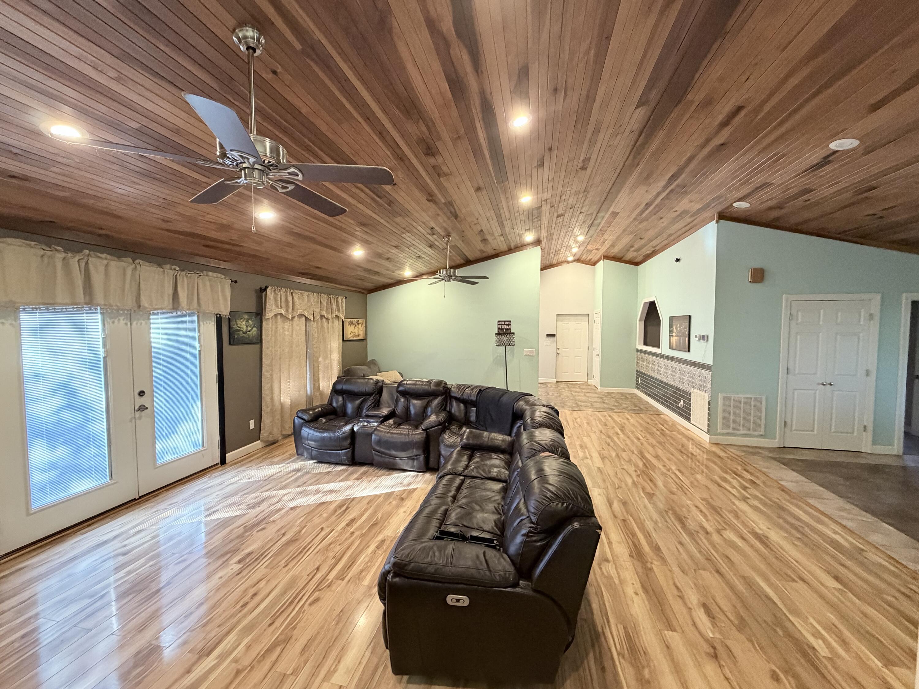 1549 Capp Springs Road Property Photo 3