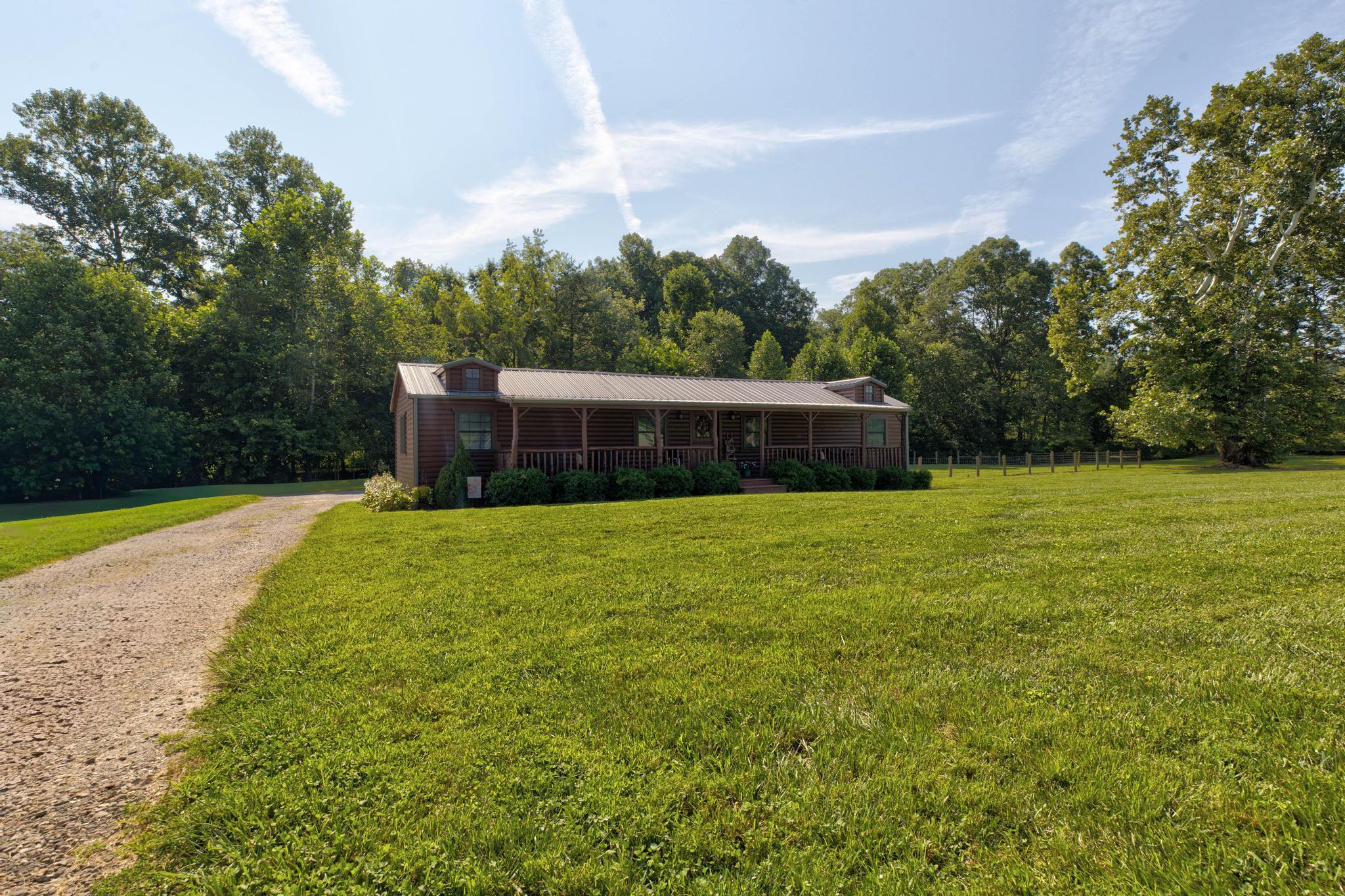 975 Clay Lick Road Property Photo 3