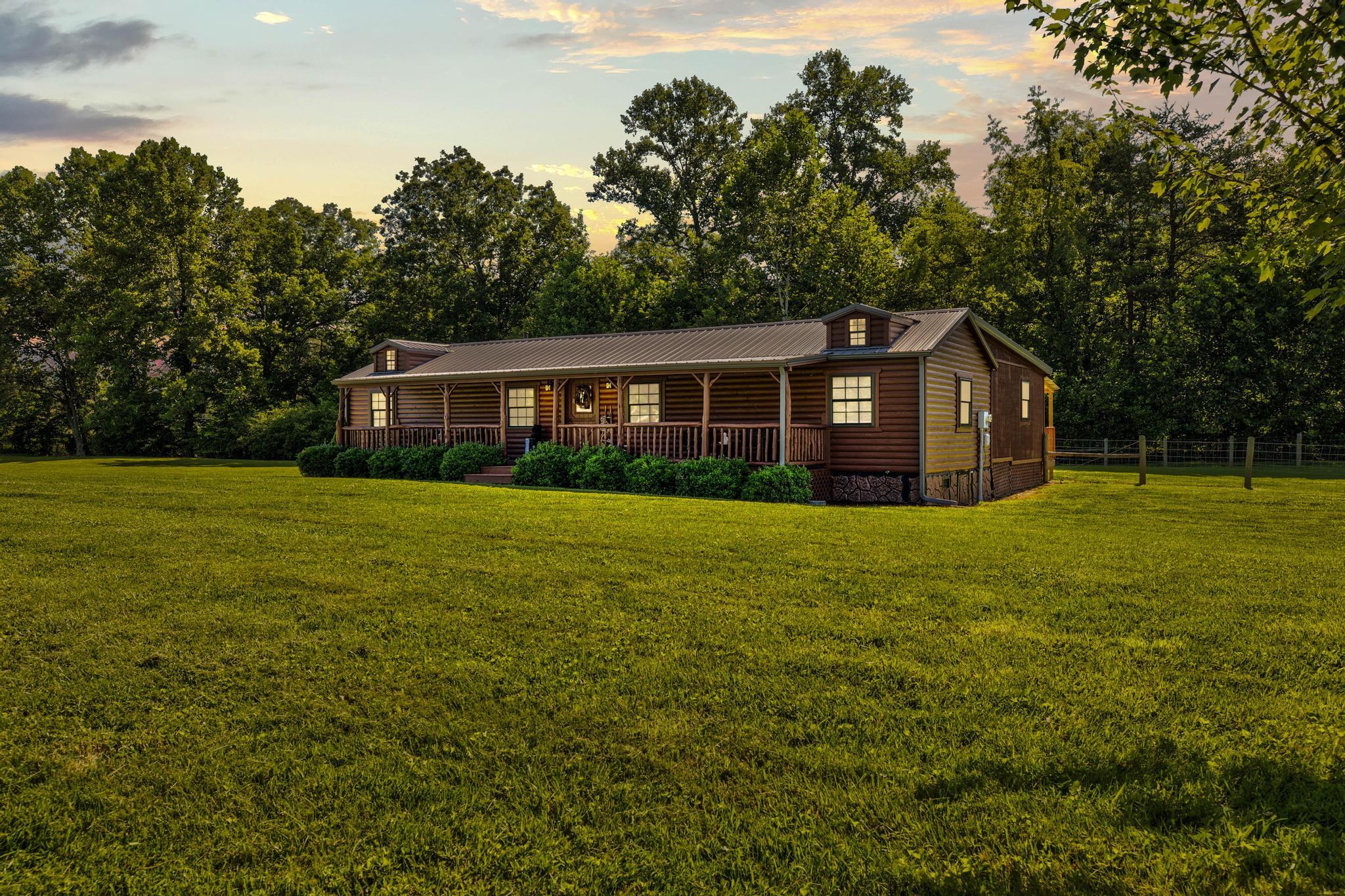 975 Clay Lick Road Property Photo 4