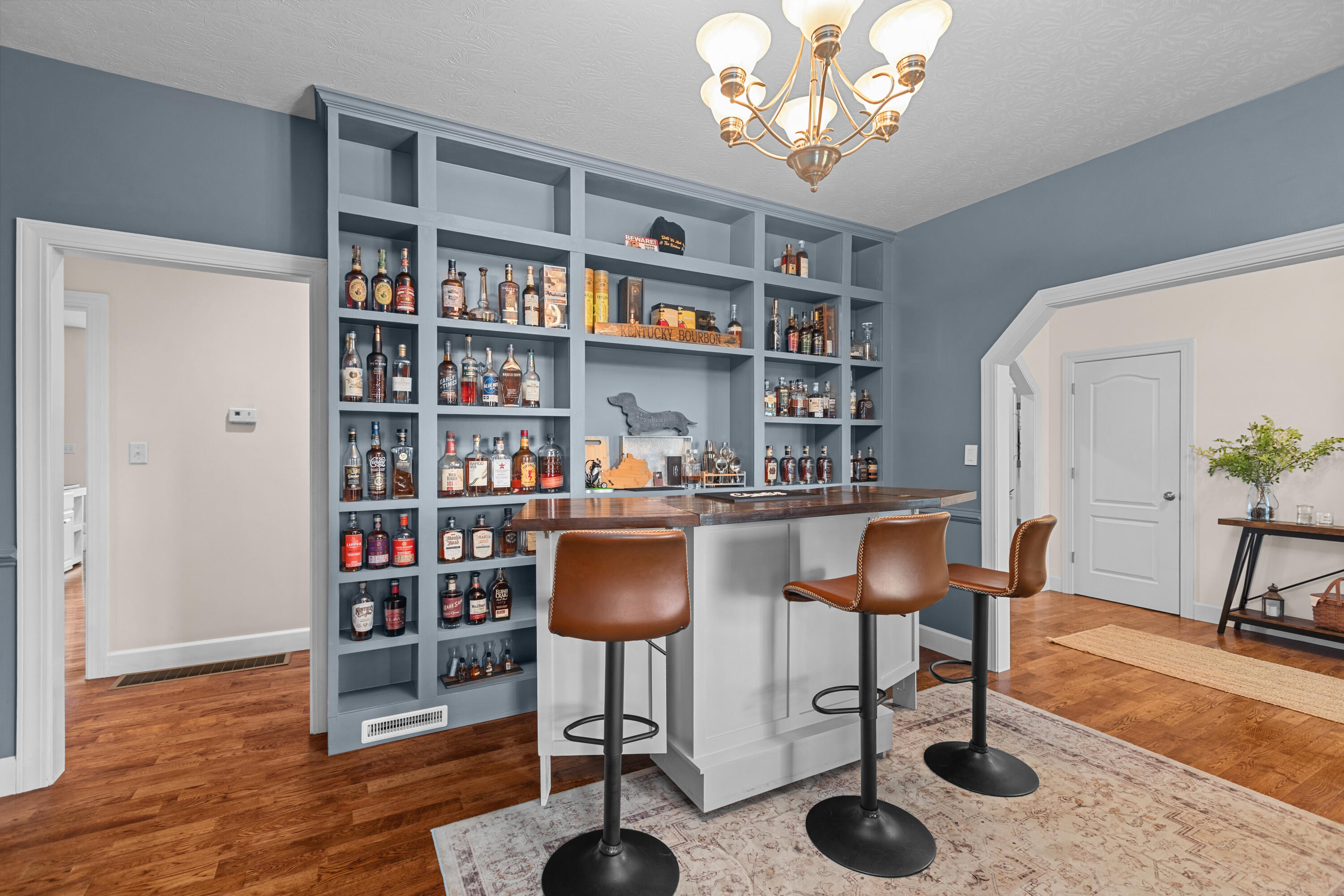 2315 Bardstown Road Property Photo 6