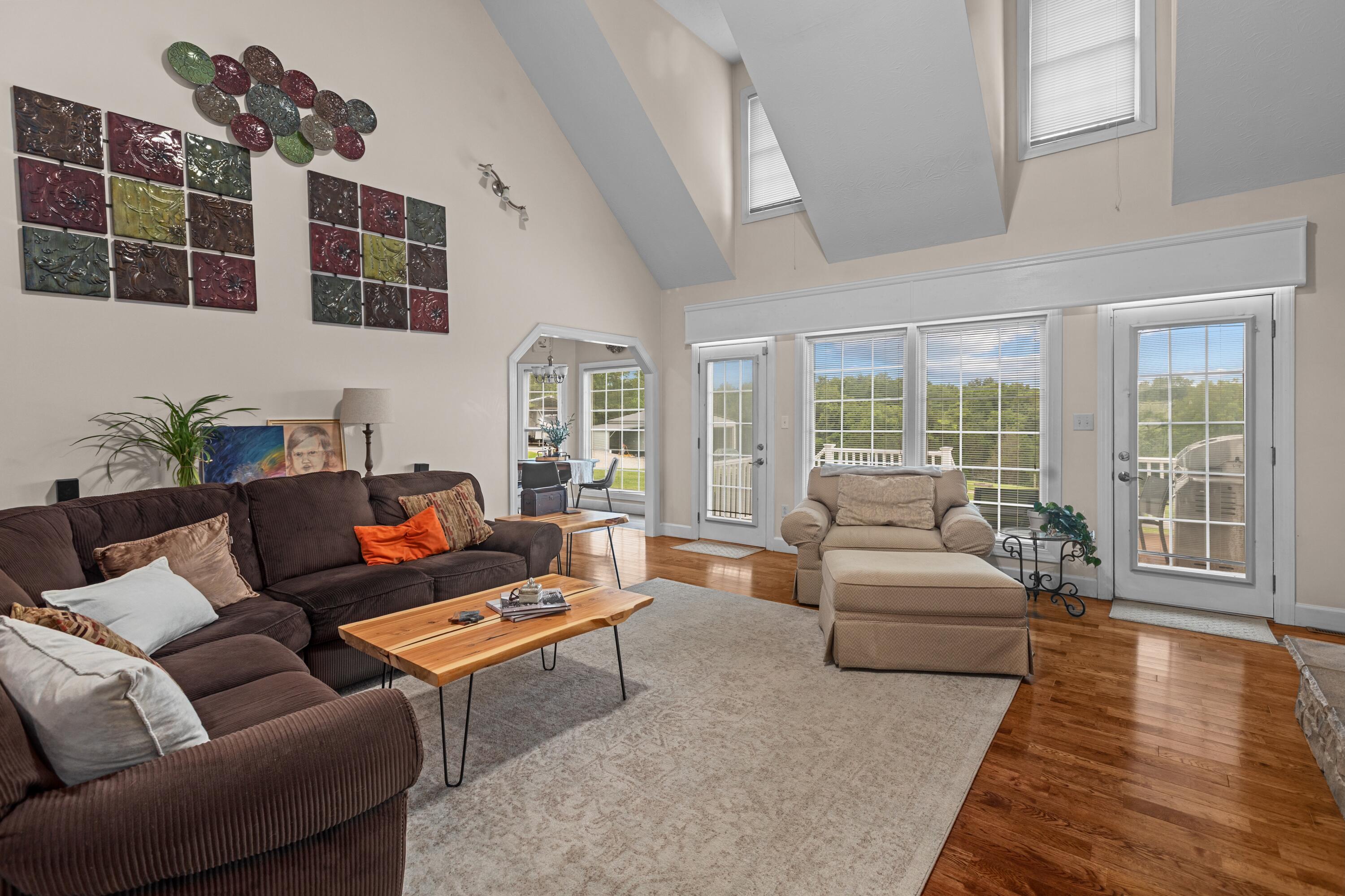 2315 Bardstown Road Property Photo 8