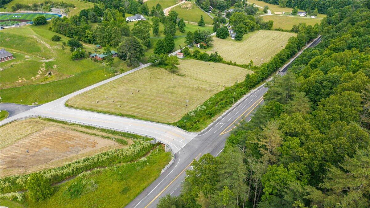 964 Campton-Baptist Road Property Photo 1