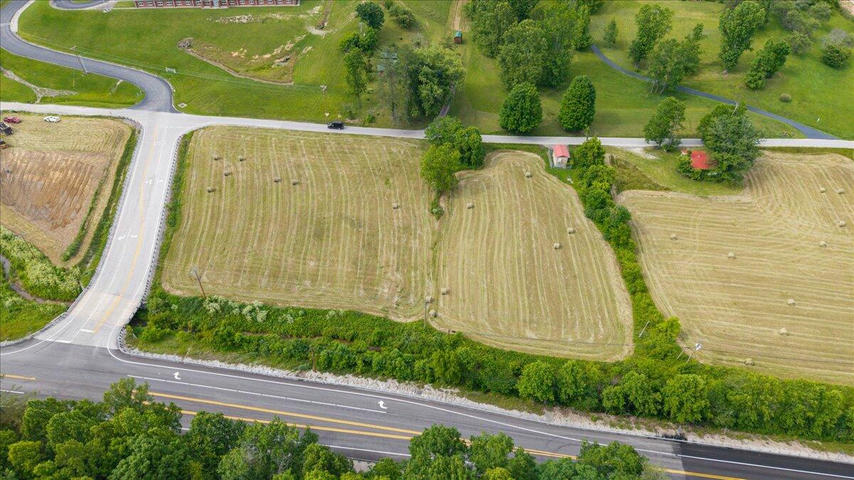 964 Campton-baptist Road Property Photo 2