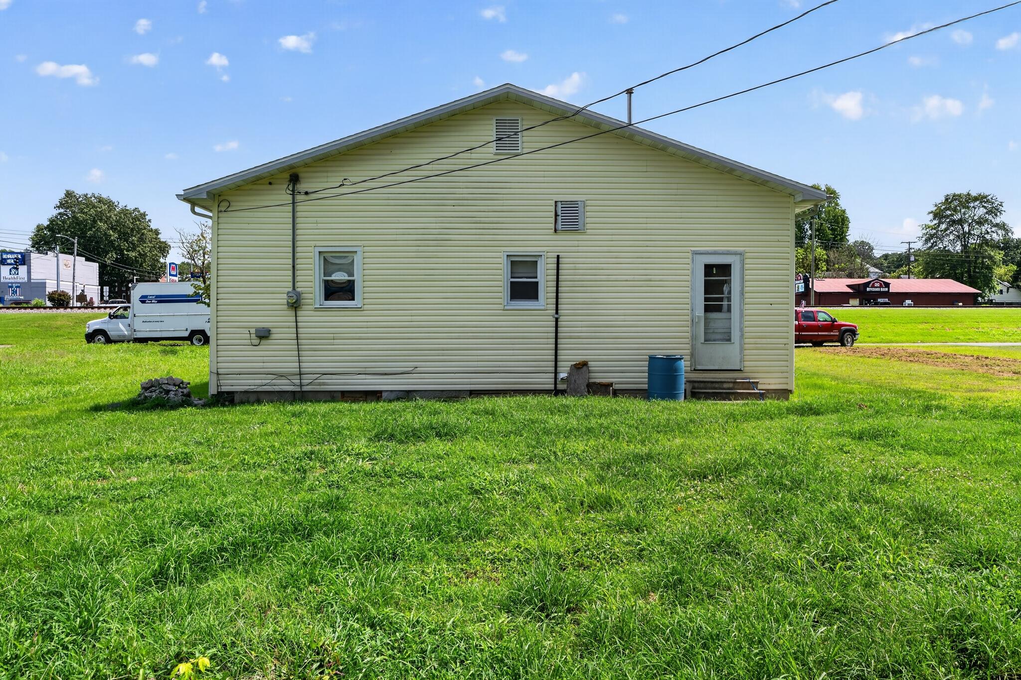 107 Westside Property Photo 3