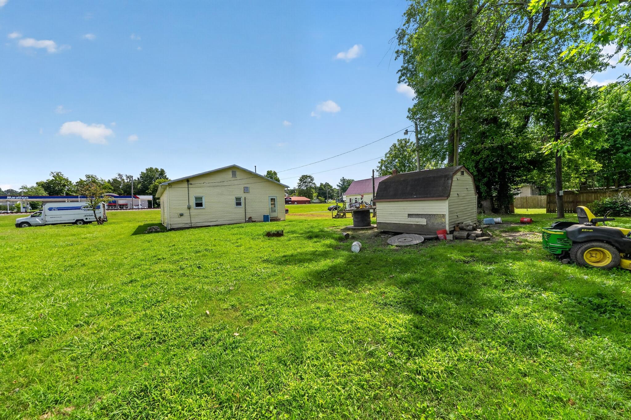 107 Westside Property Photo 4