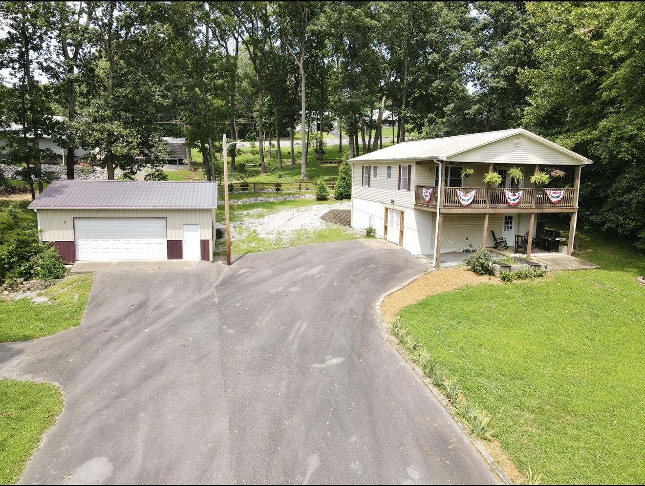 785 Rockcastle Lakeshore Drive Property Photo 1