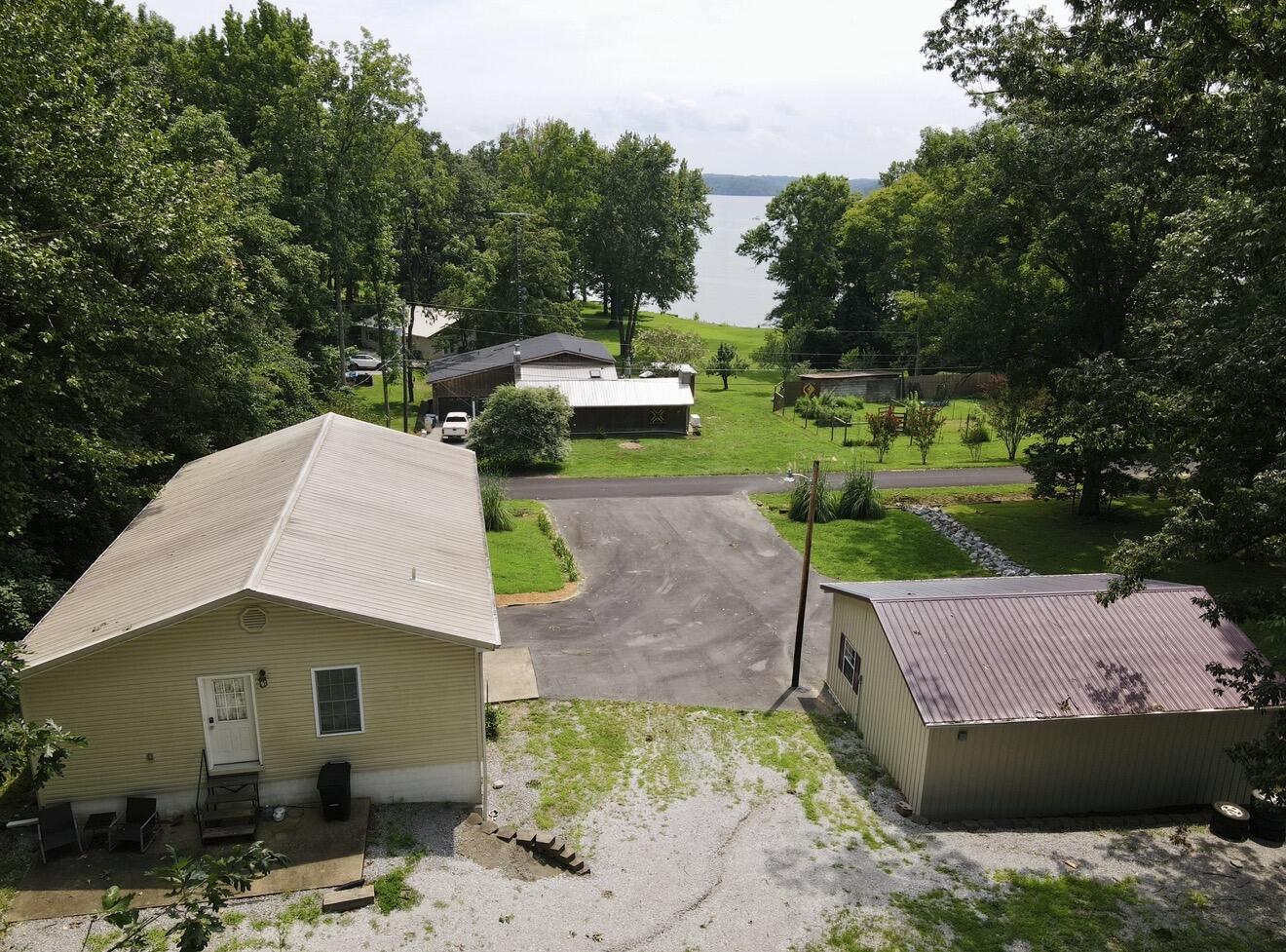 785 Rockcastle Lakeshore Drive Property Photo 8