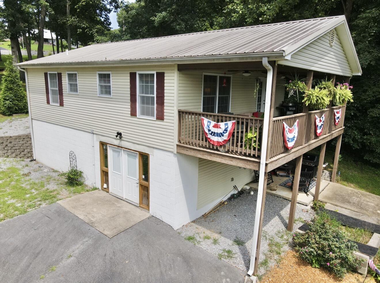 785 Rockcastle Lakeshore Drive Property Photo 10
