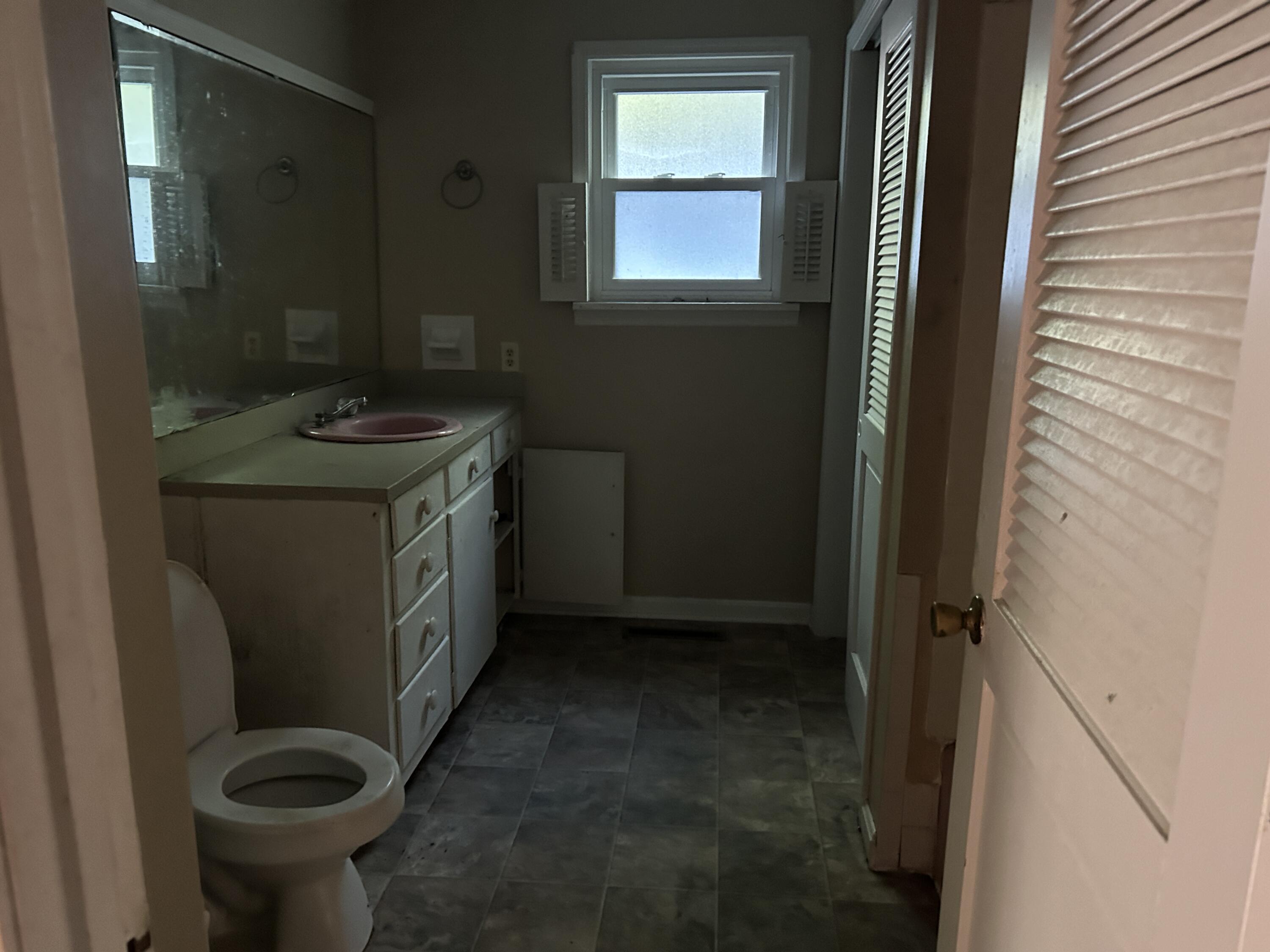 123 S Highland Avenue Property Photo 8