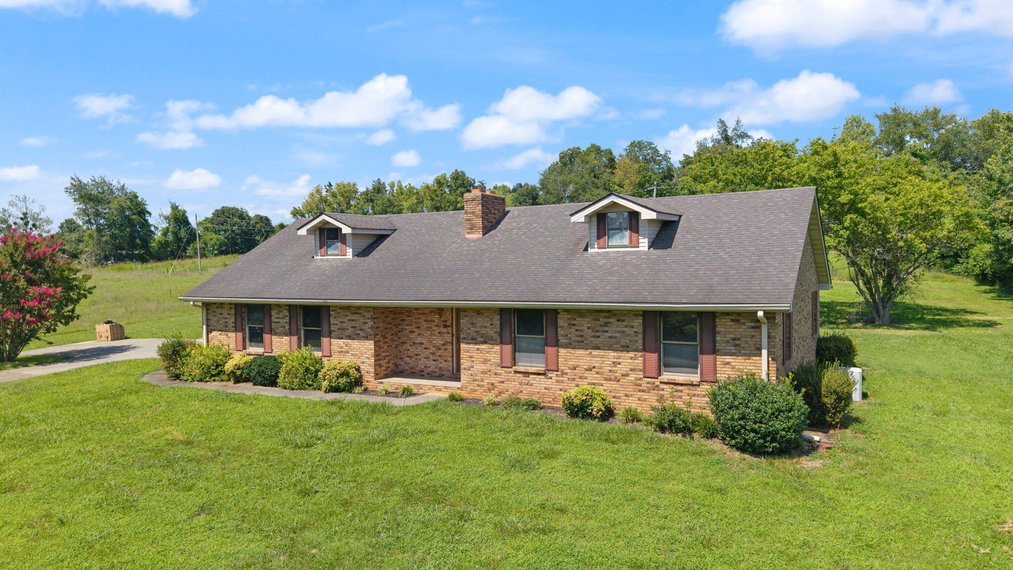 172 Walden Lane Property Photo 3