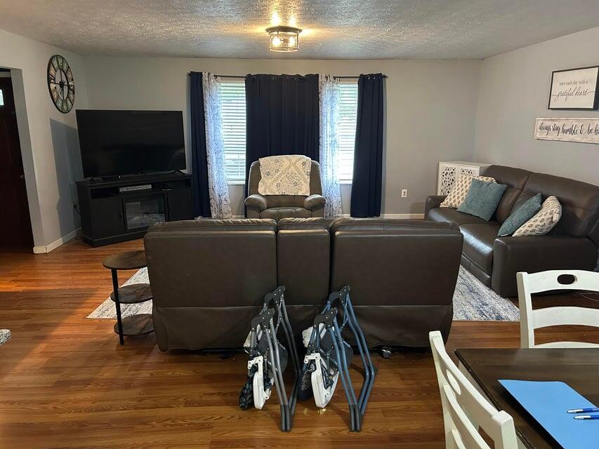 39 Dustin Lane Property Photo 3