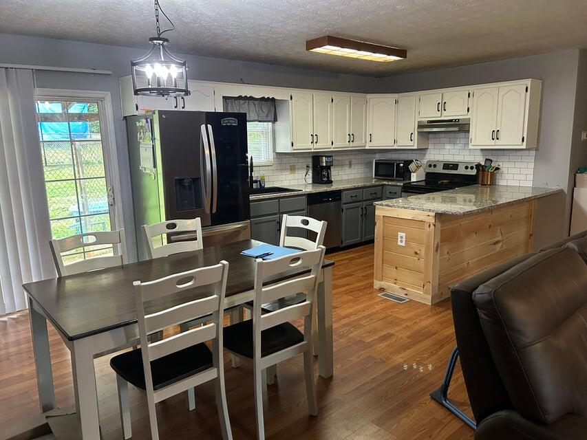 39 Dustin Lane Property Photo 6