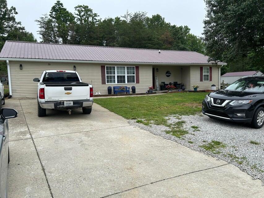 39 Dustin Lane Property Photo 17