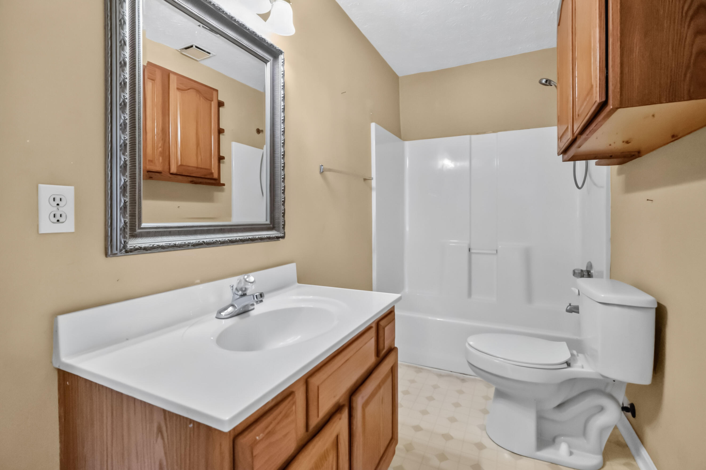 325 Weslyn Way Property Photo 12
