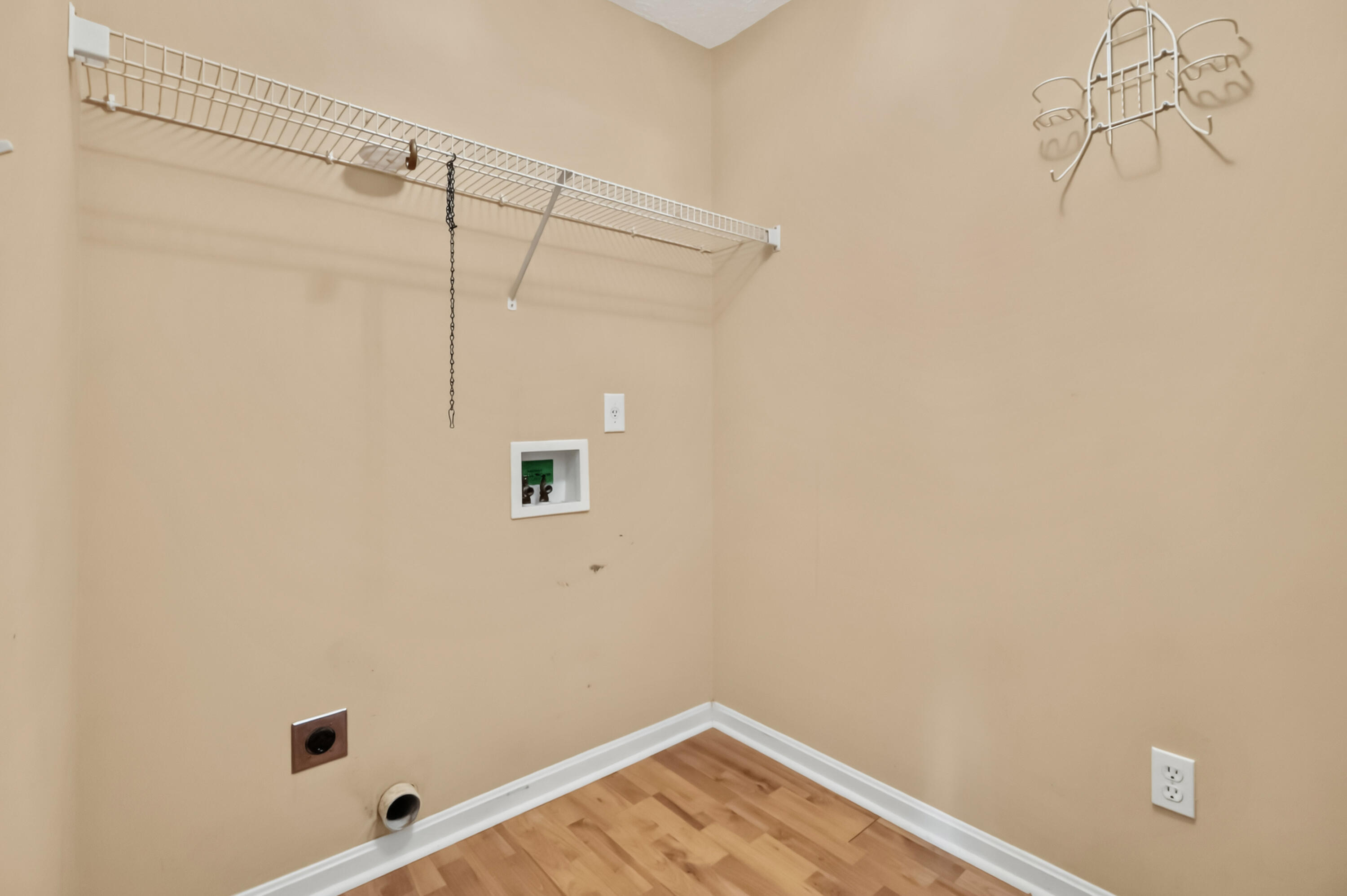 325 Weslyn Way Property Photo 13