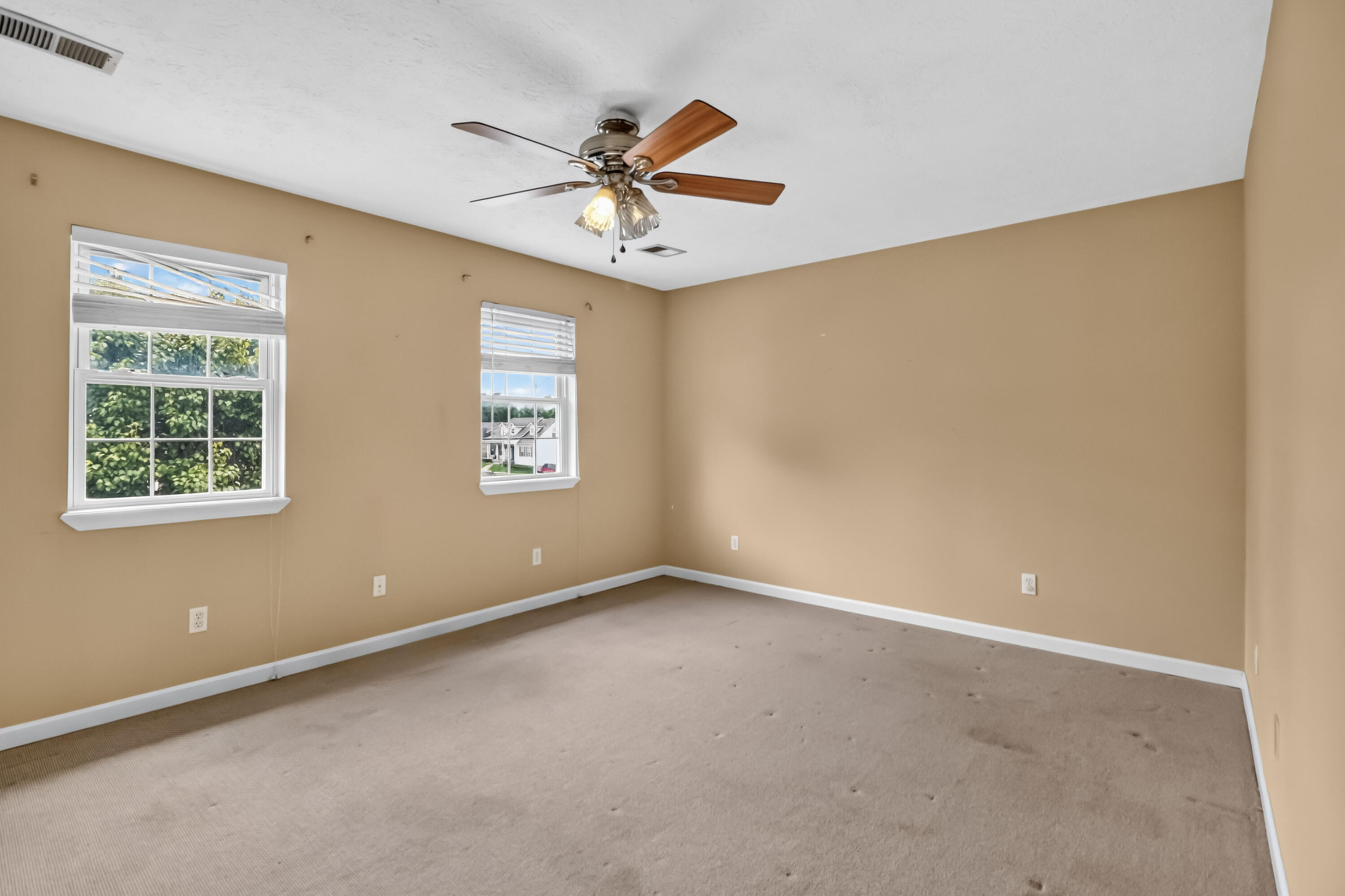 325 Weslyn Way Property Photo 16