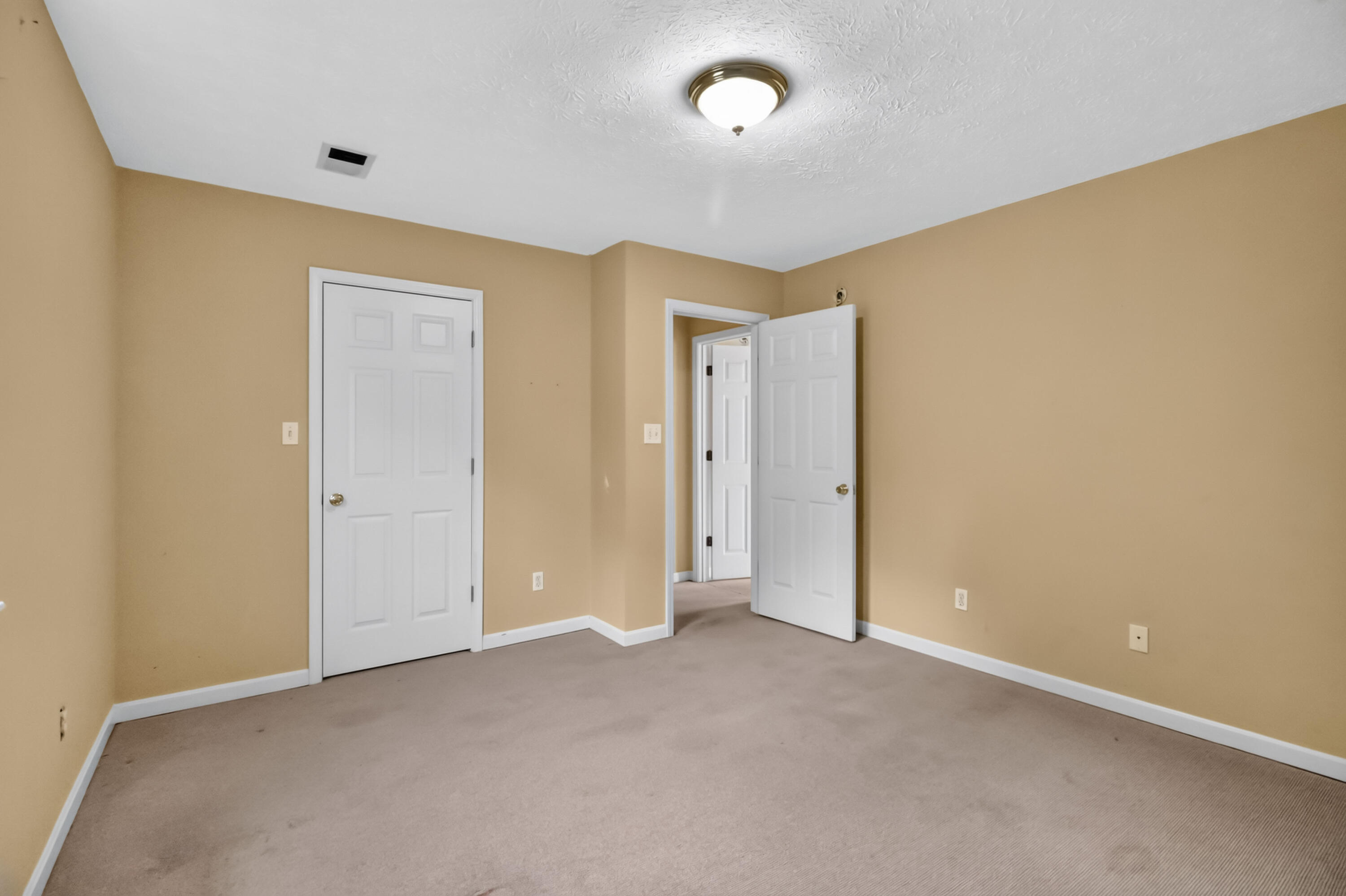 325 Weslyn Way Property Photo 19