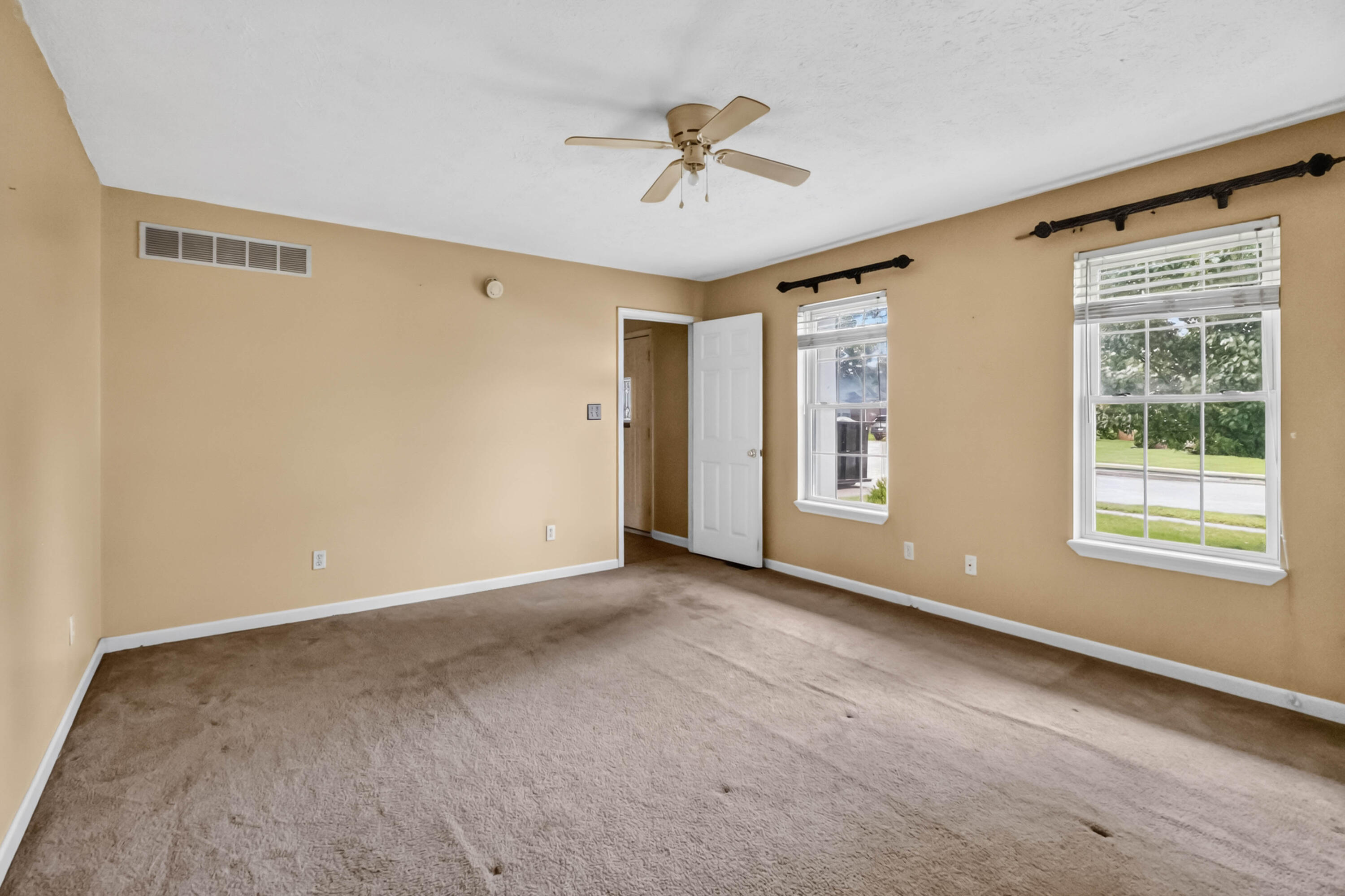 325 Weslyn Way Property Photo 22