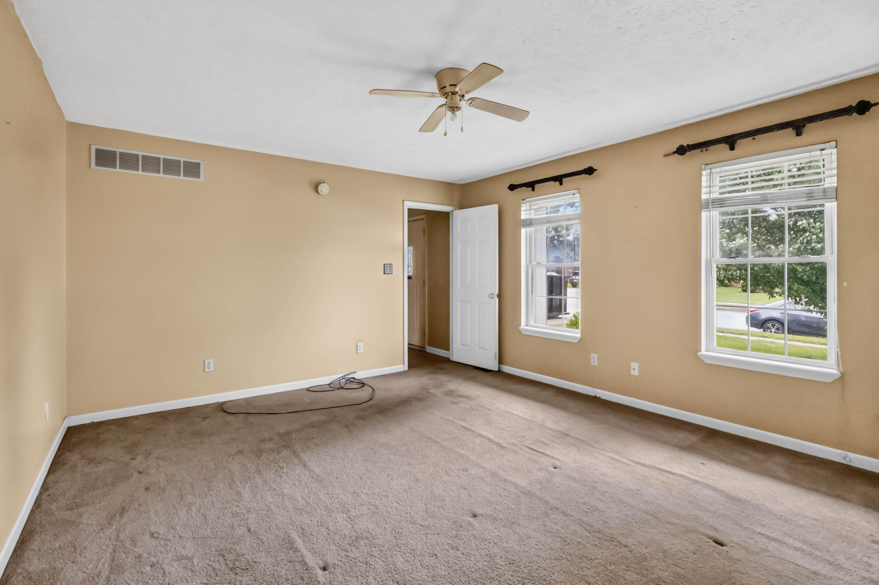 325 Weslyn Way Property Photo 23