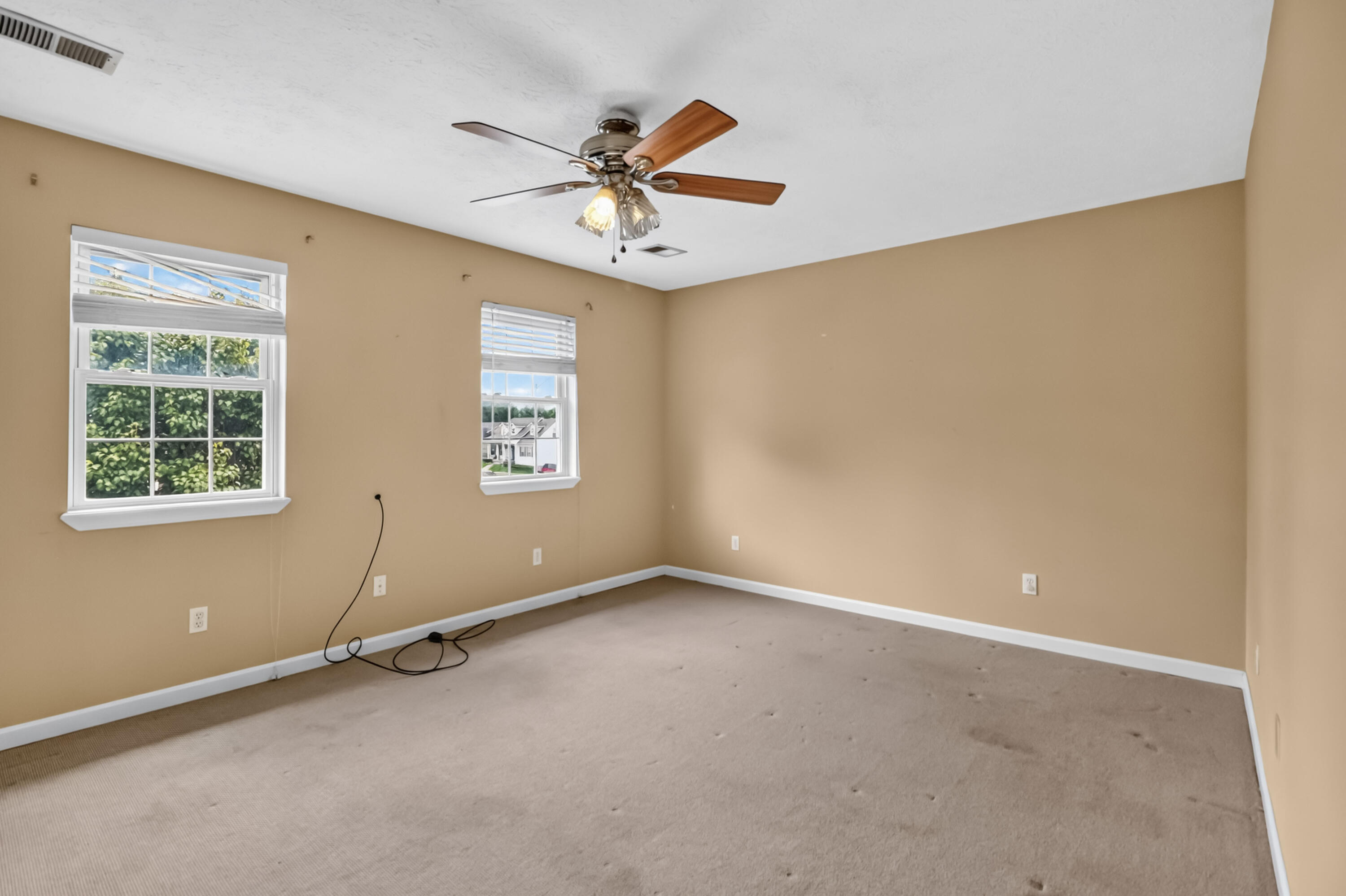 325 Weslyn Way Property Photo 30