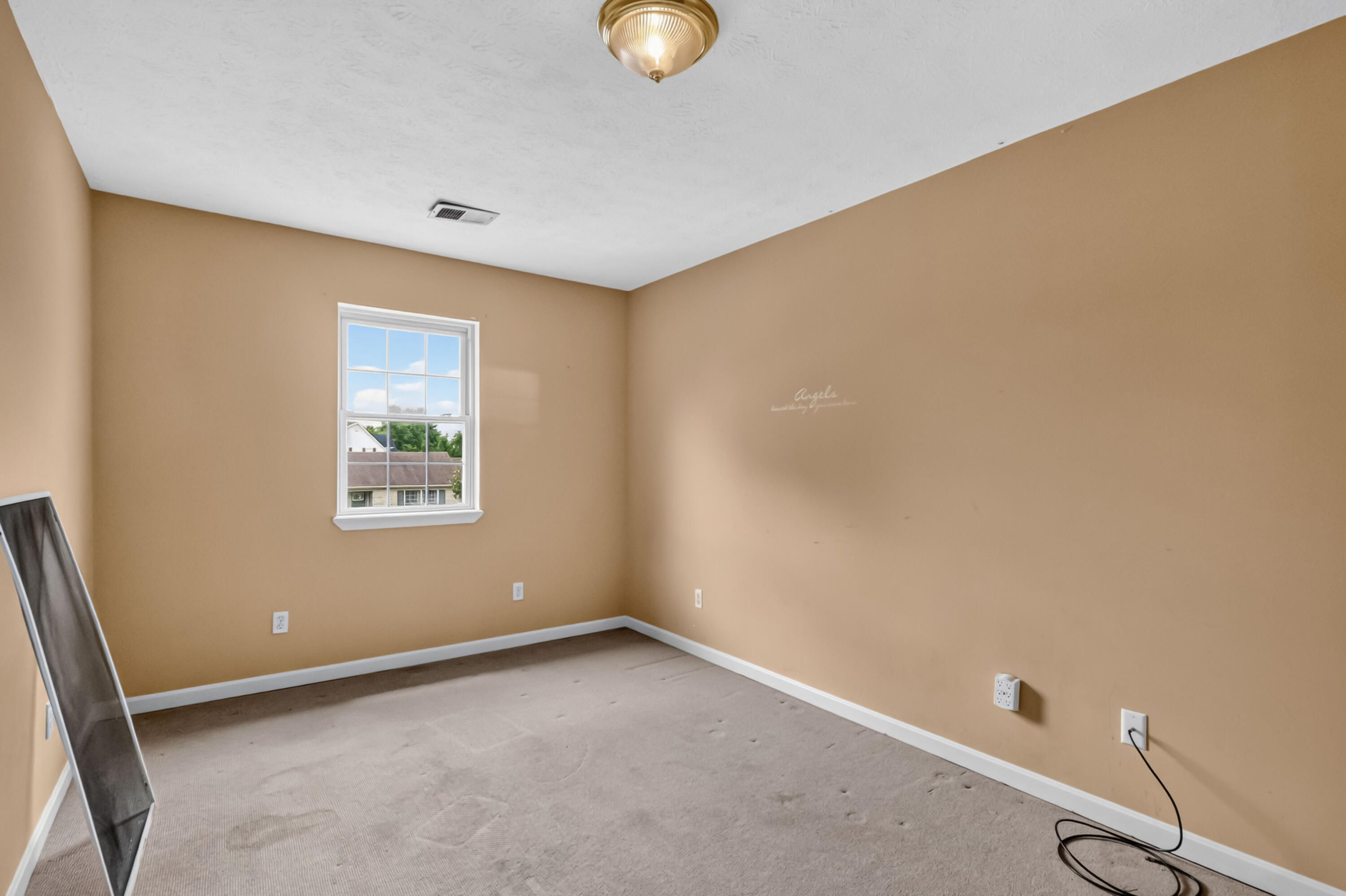 325 Weslyn Way Property Photo 34
