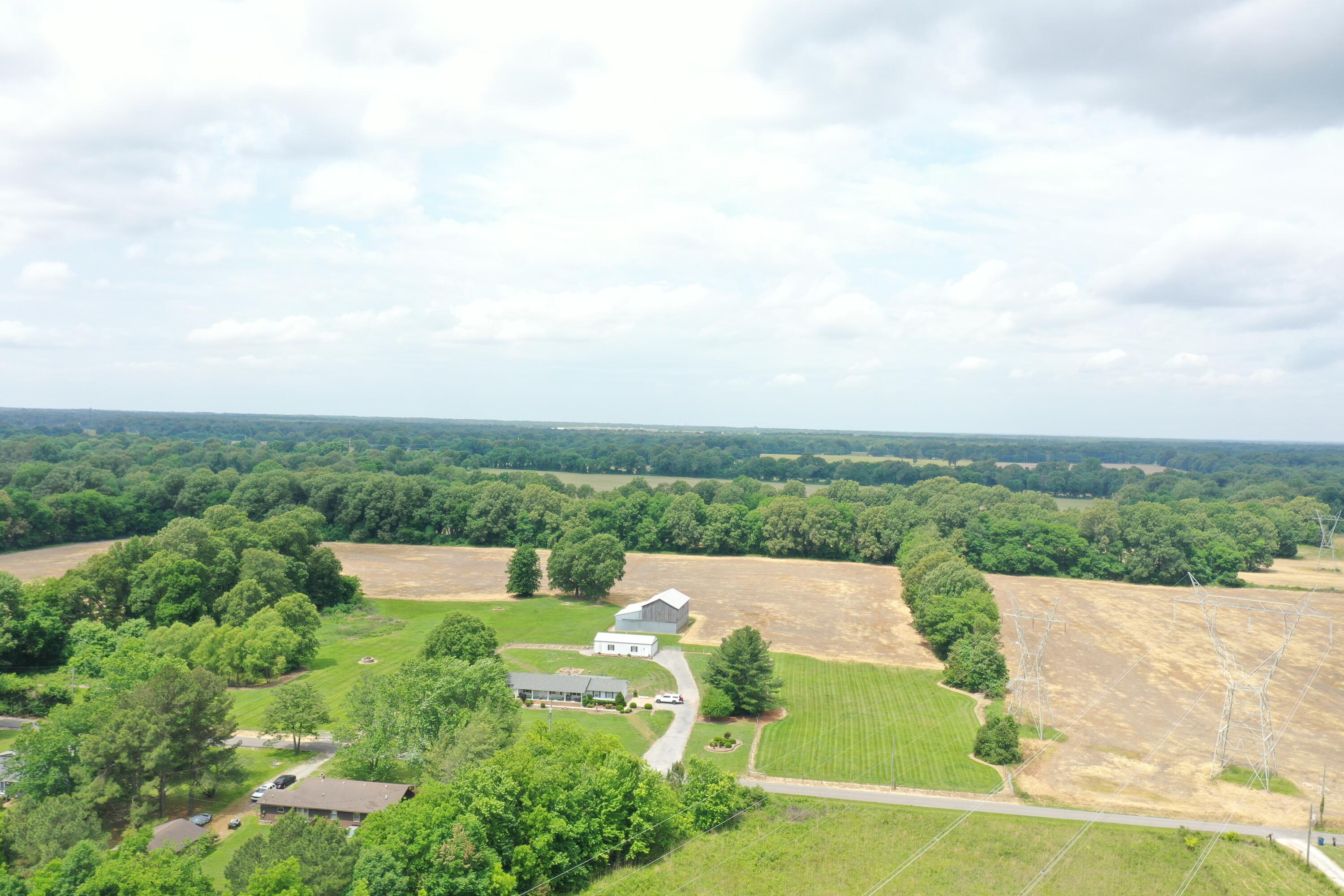 6035 Cunningham Road Property Photo 4