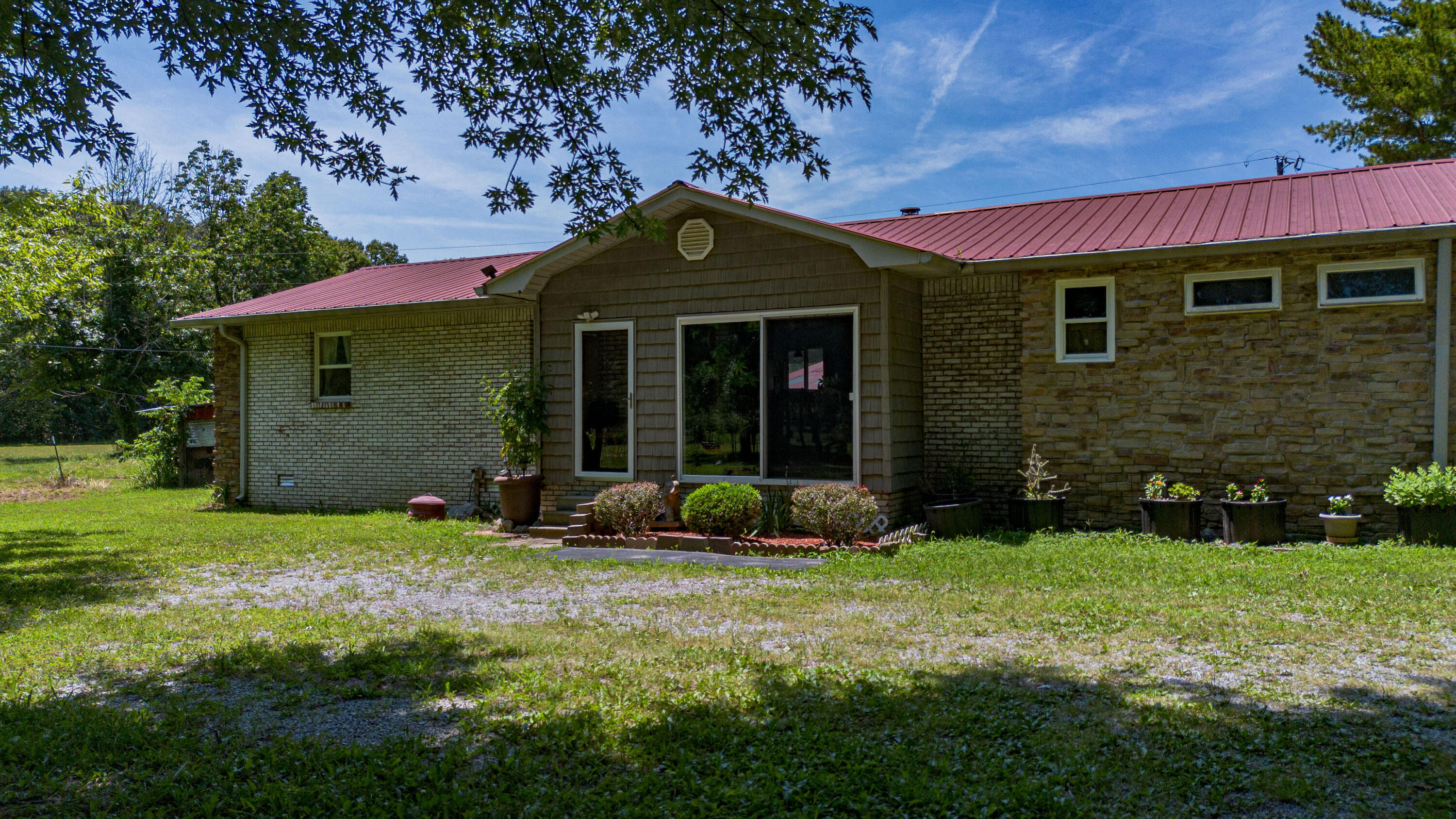 1415 Said Road Property Photo 3