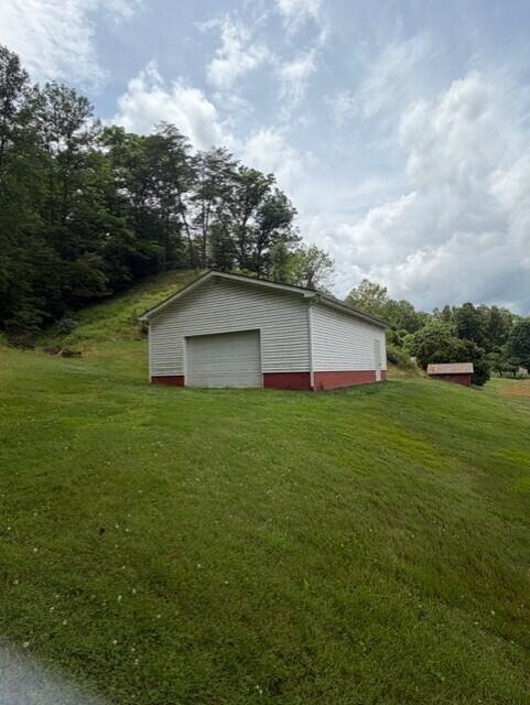 4589 Abbott Creek Road Property Photo 2