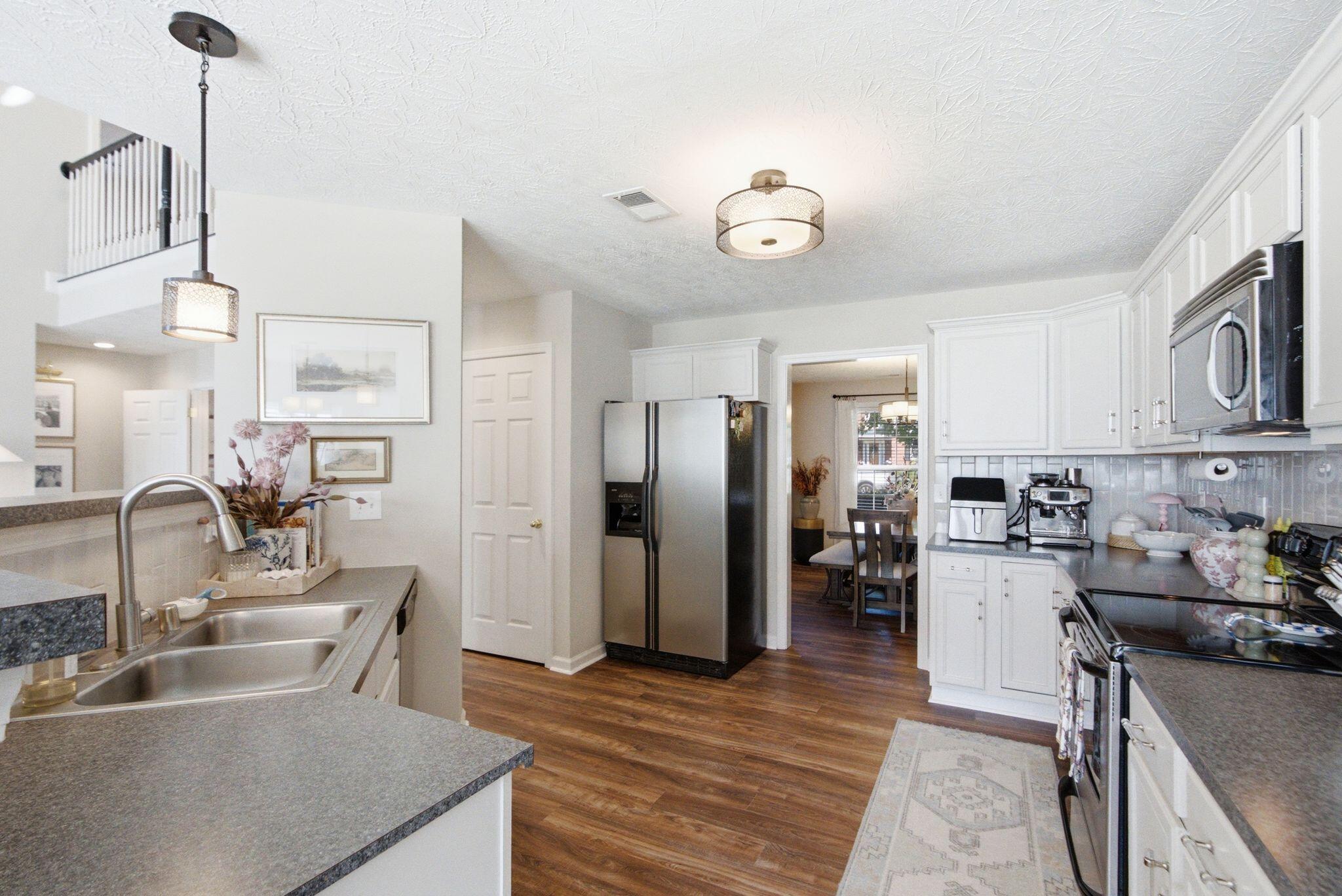 801 White Wood Flat Property Photo 12