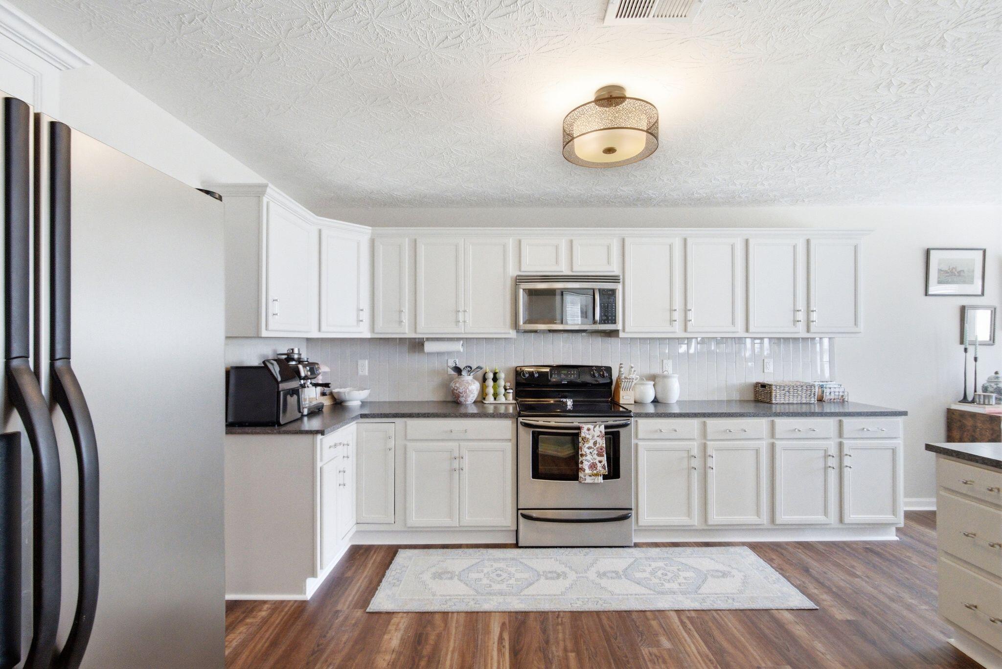801 White Wood Flat Property Photo 13