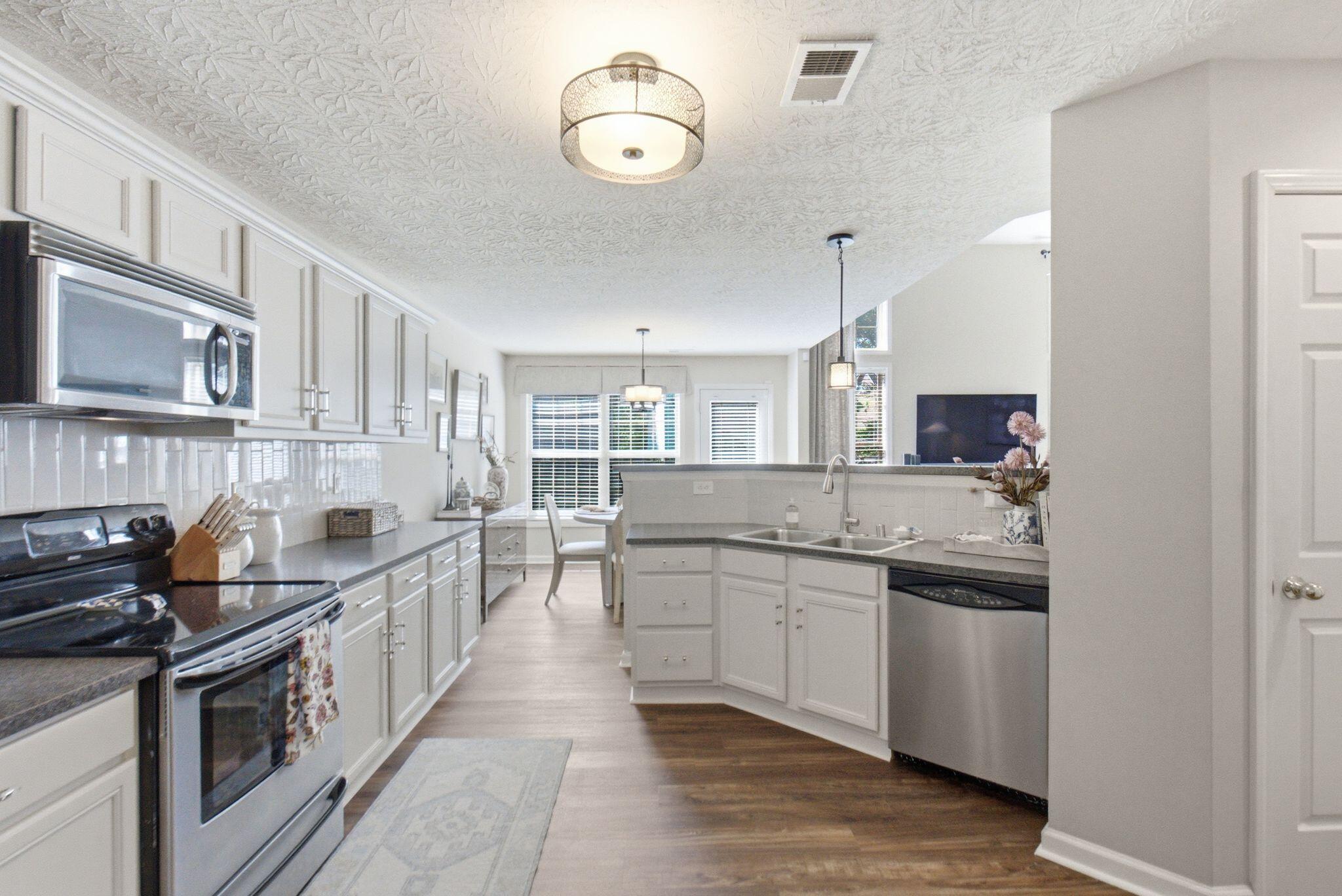 801 White Wood Flat Property Photo 14