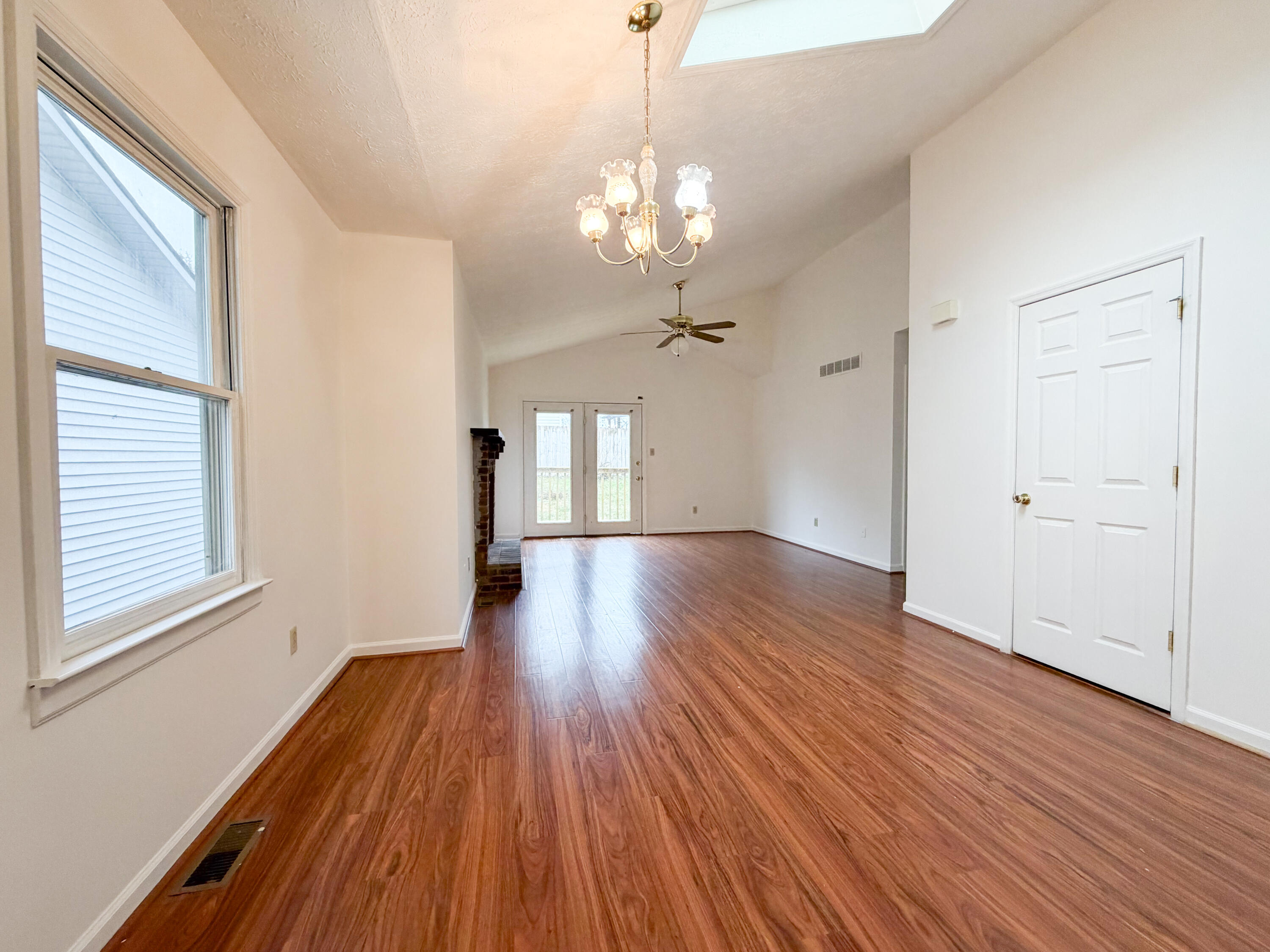 352 Chase Place Property Photo 4