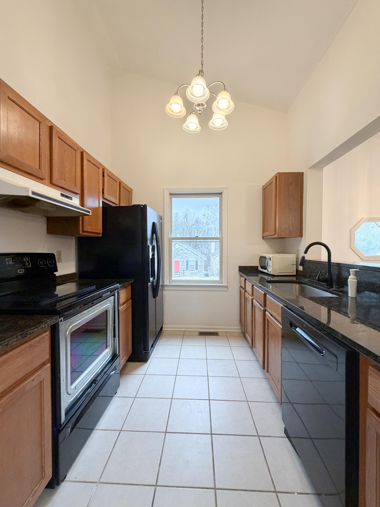 352 Chase Place Property Photo 6