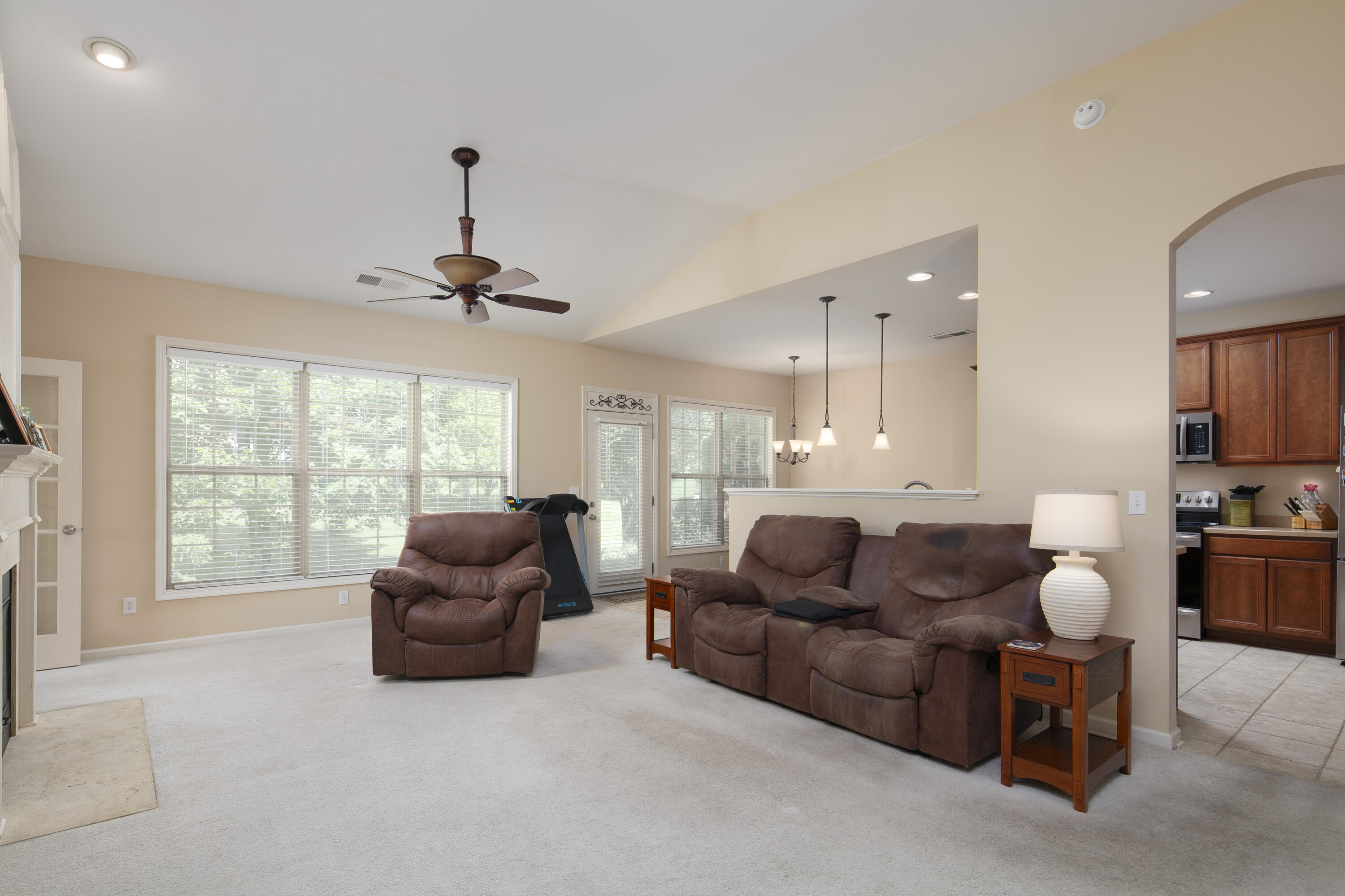 4021 Castlebridge Lane Property Photo 6
