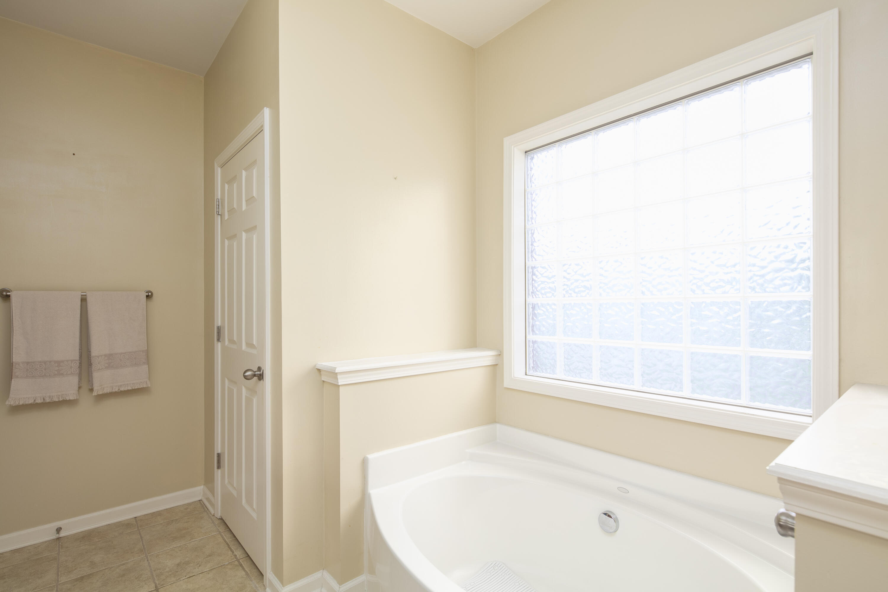 4021 Castlebridge Lane Property Photo 15
