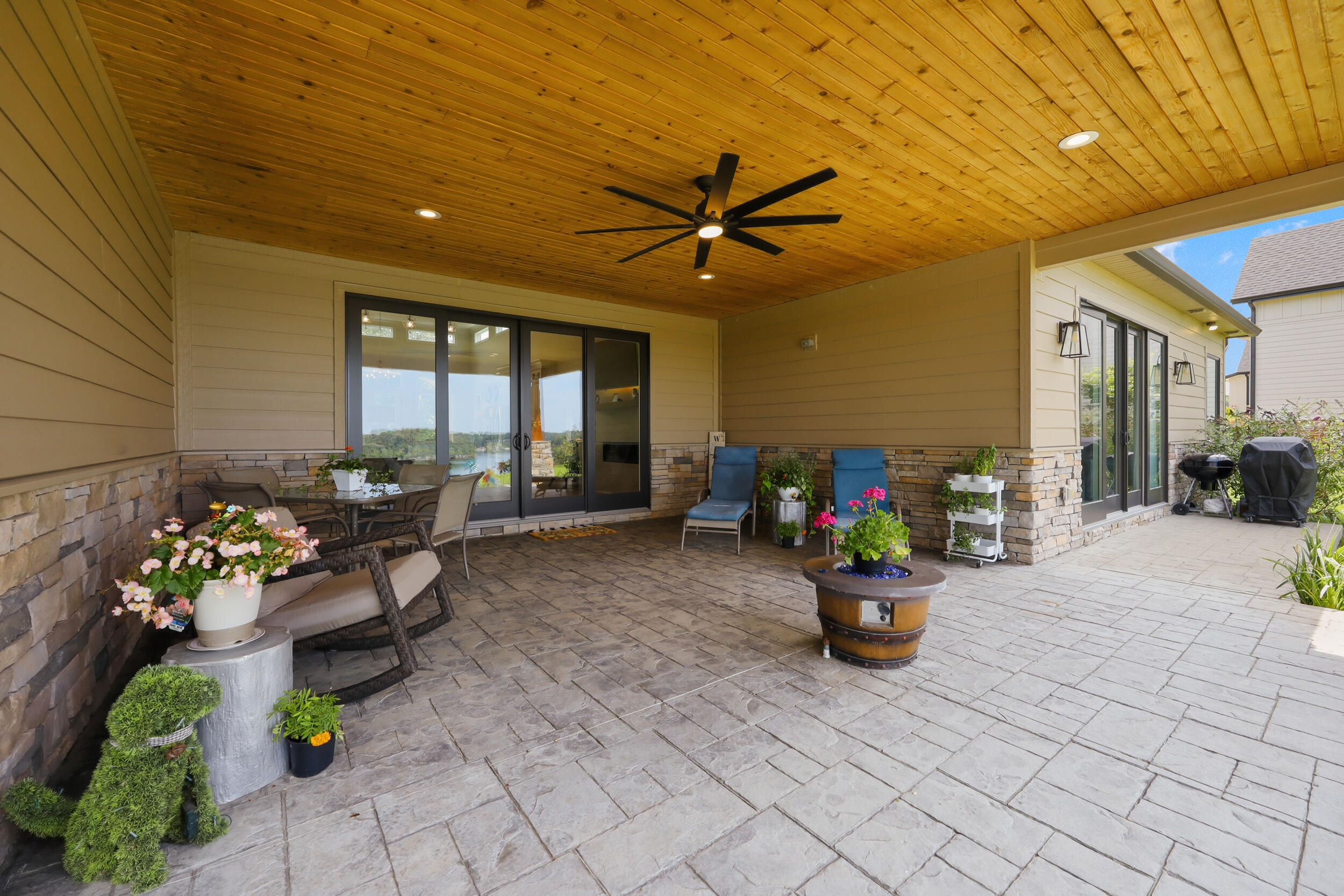 472 Hunter Drive Property Photo 50