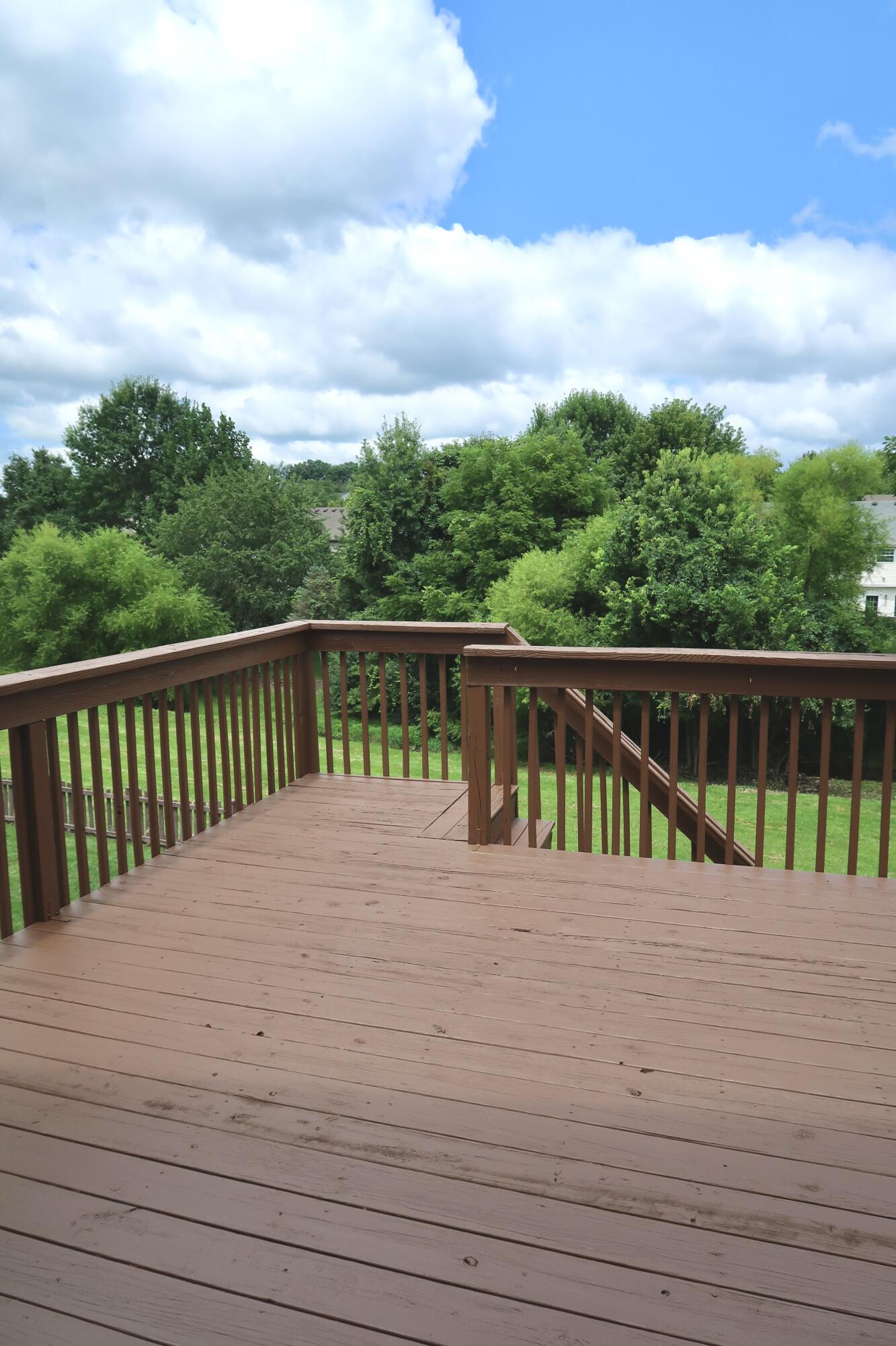 881 Lauderdale Drive Property Photo 4