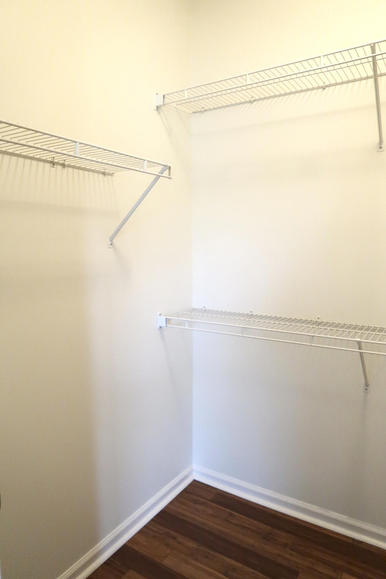 881 Lauderdale Drive Property Photo 15