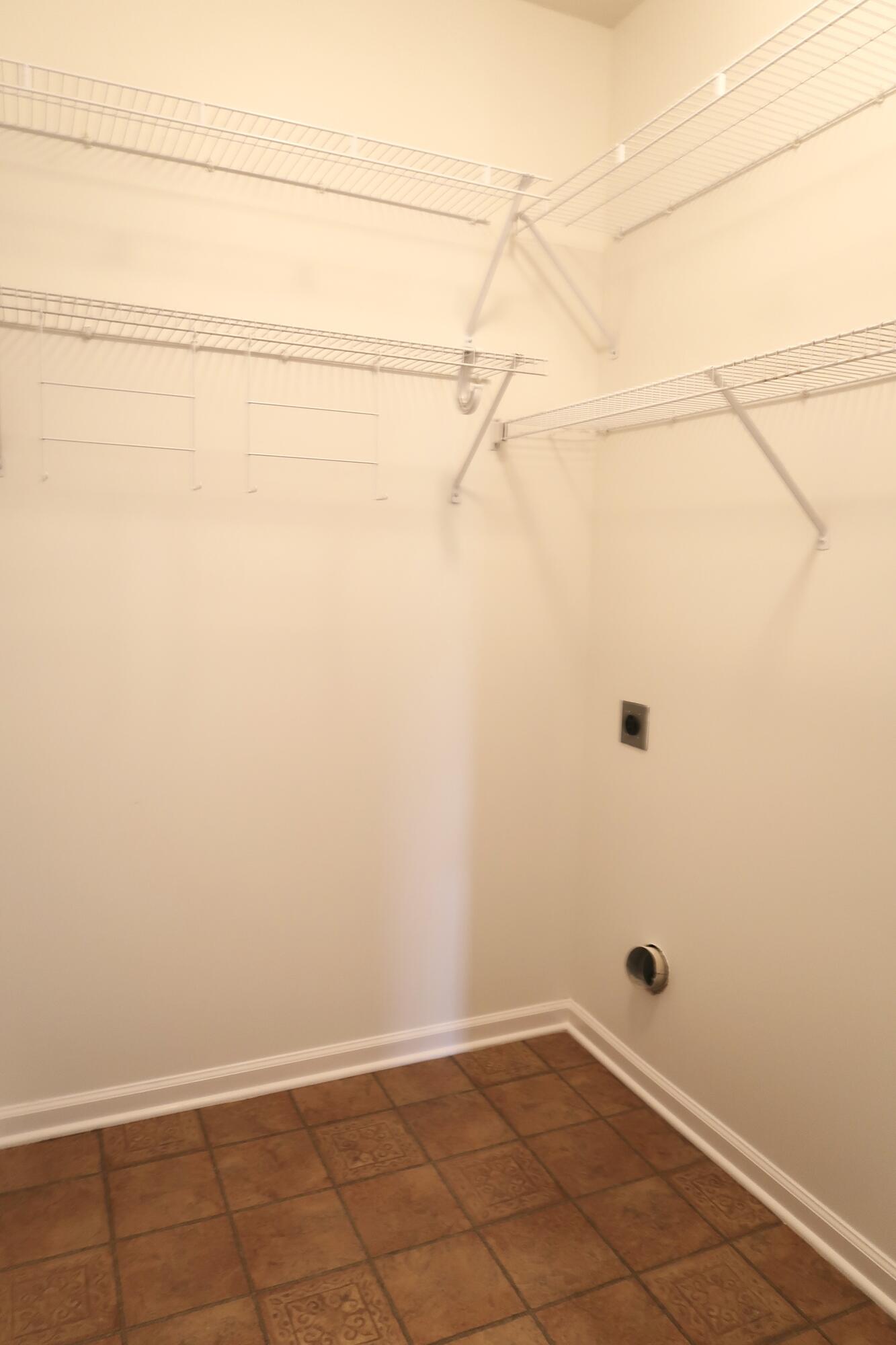 881 Lauderdale Drive Property Photo 19