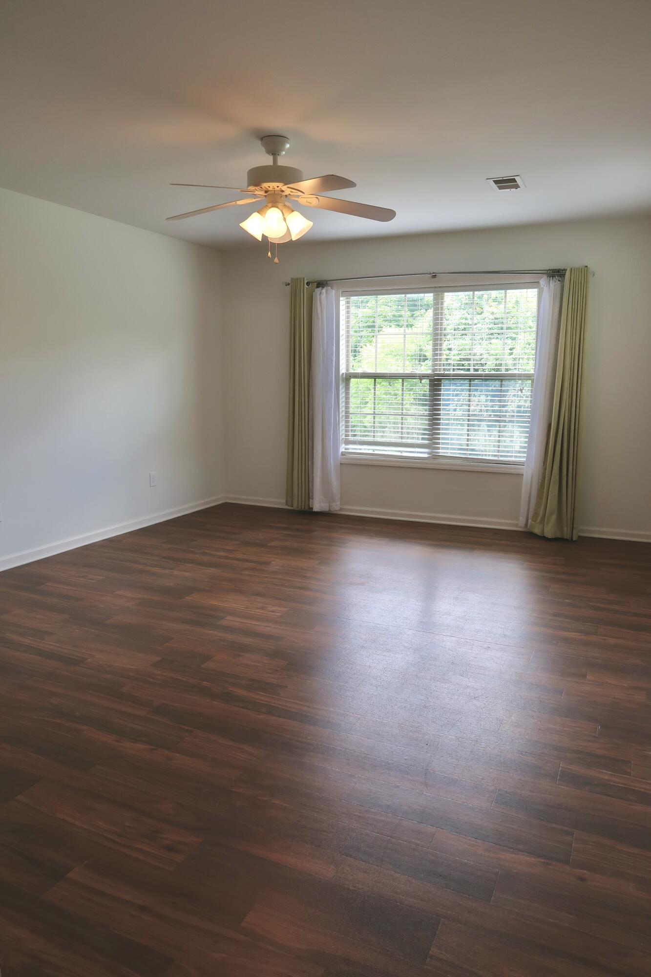 881 Lauderdale Drive Property Photo 21