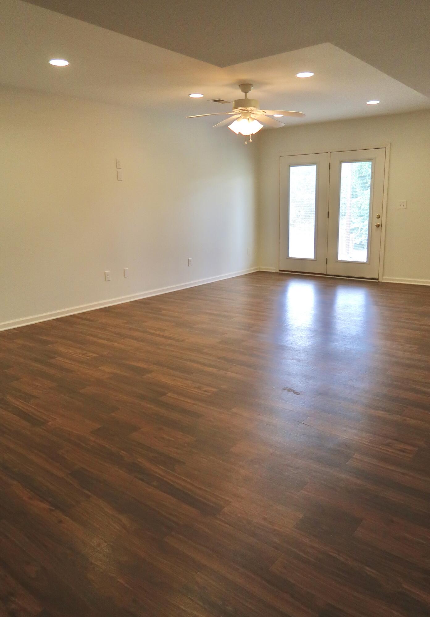881 Lauderdale Drive Property Photo 26