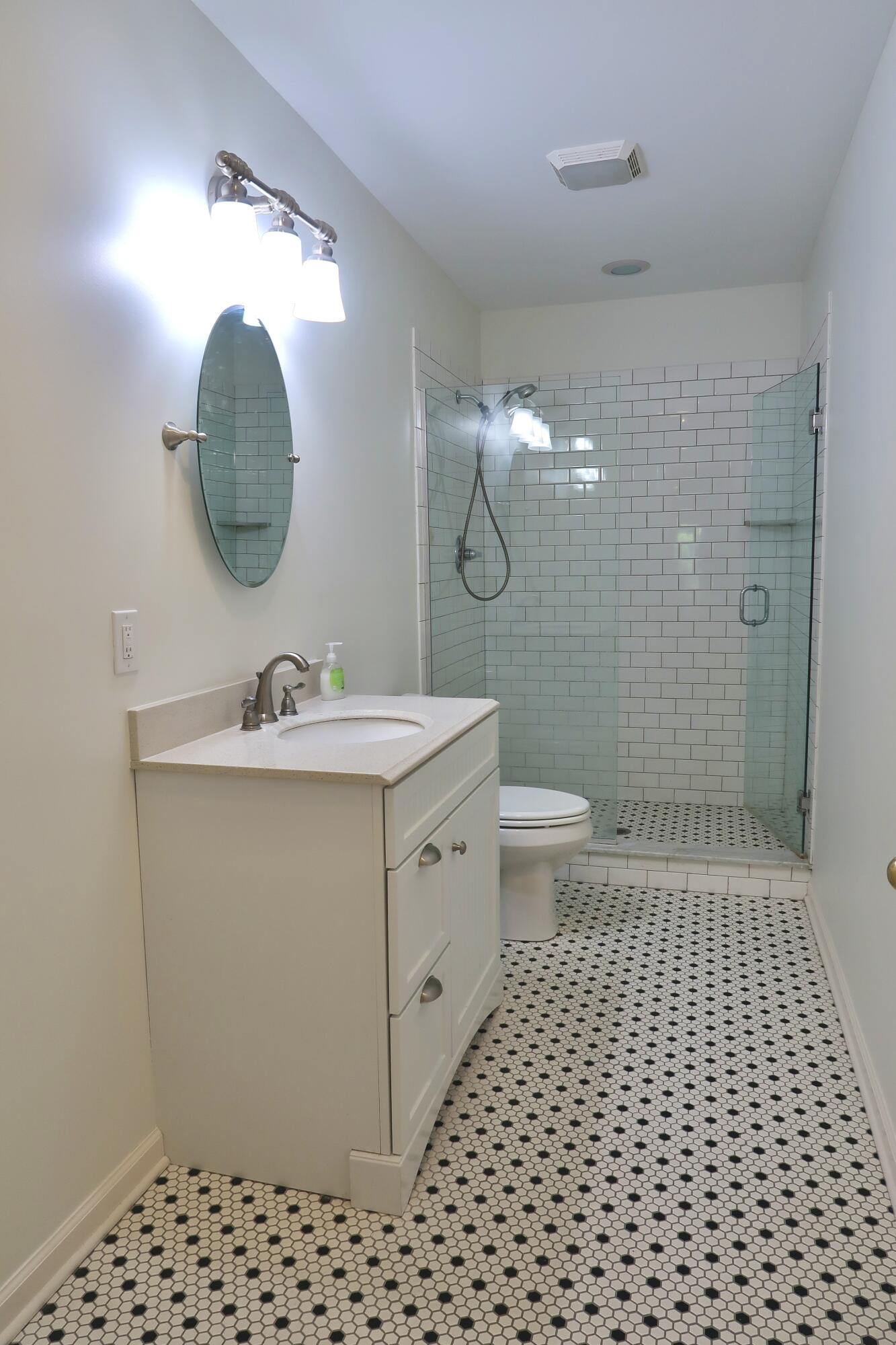 881 Lauderdale Drive Property Photo 28