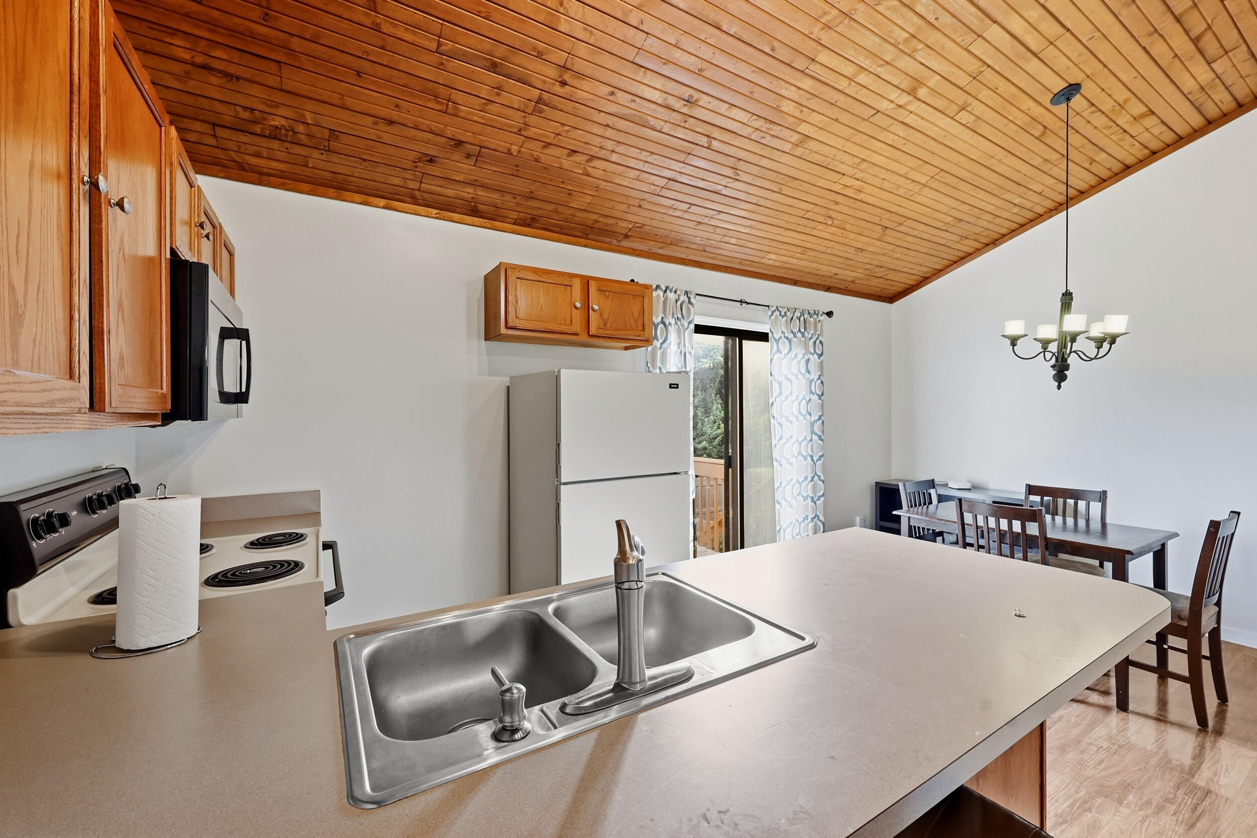 3633 Squires Woods Way Property Photo 13