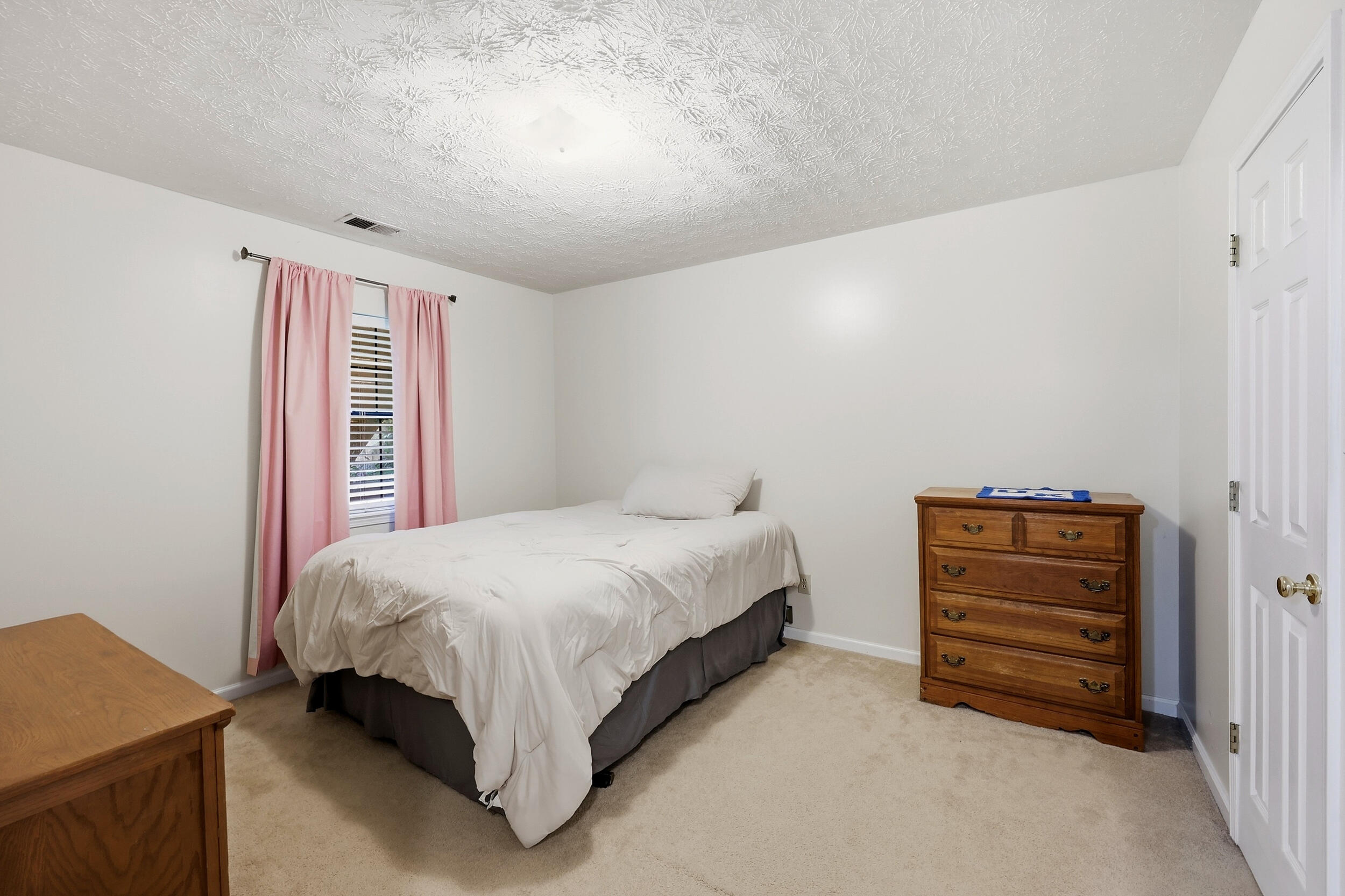 3633 Squires Woods Way Property Photo 15