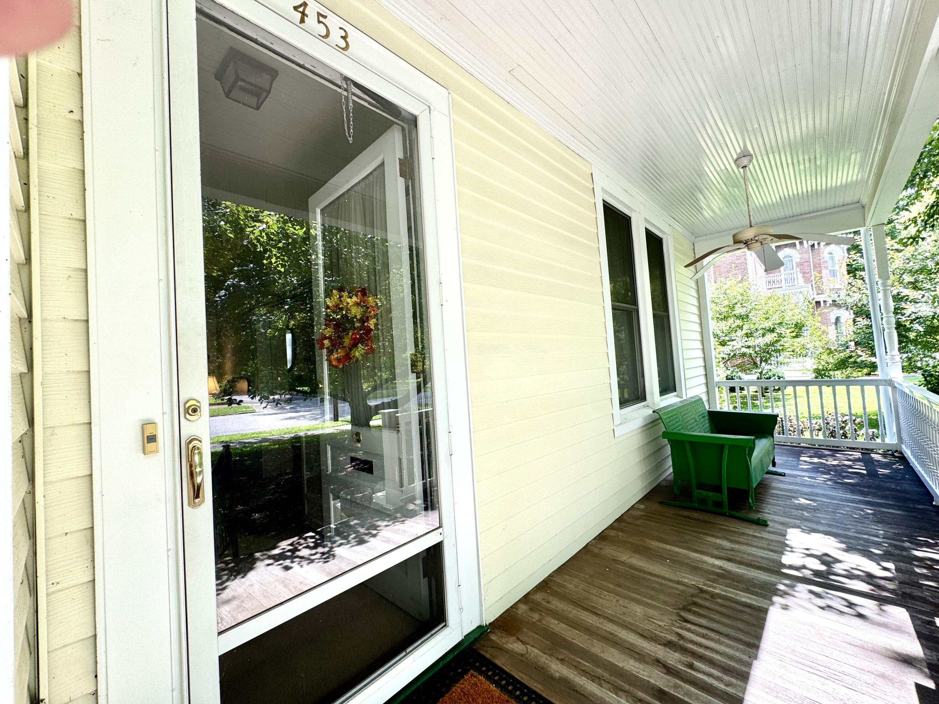 453 W Broadway Street Property Photo 6