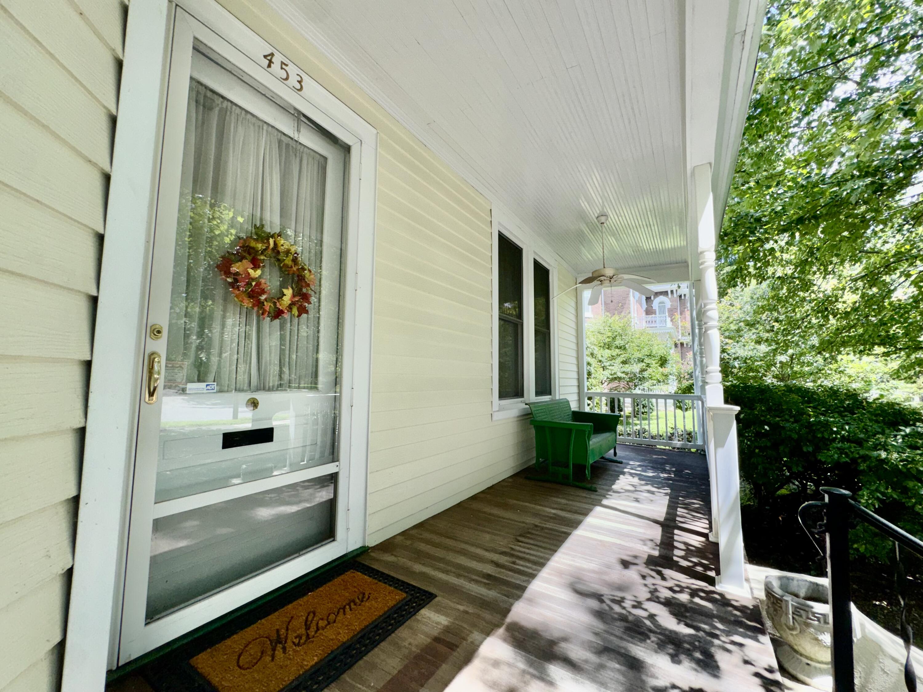 453 W Broadway Street Property Photo 10